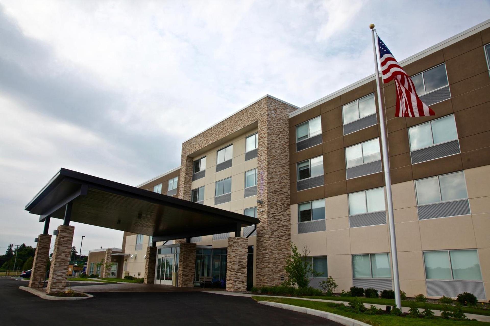 Holiday Inn Express & Suites Oswego by IHG photo 7