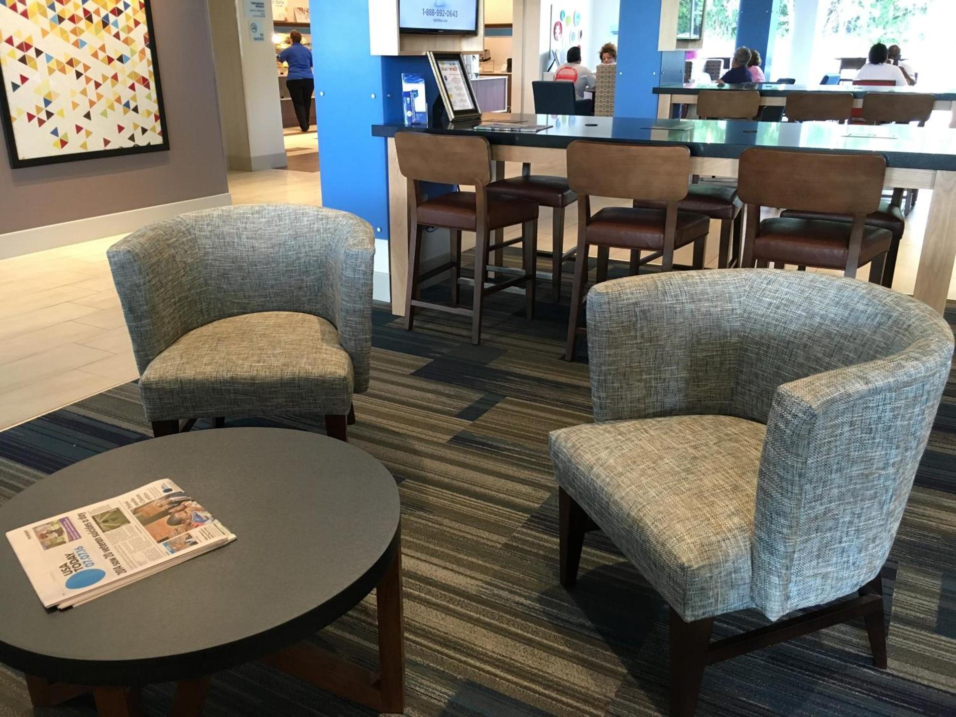 Holiday Inn Express & Suites Oswego by IHG photo 14