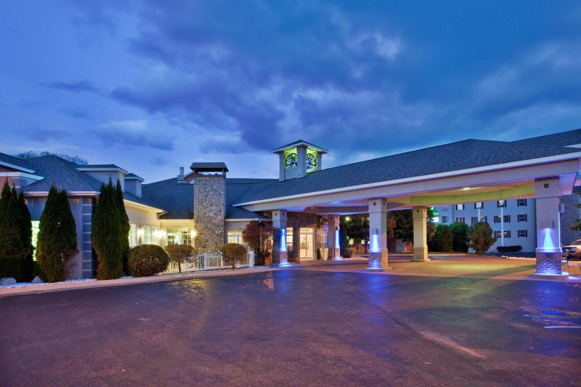 Holiday Inn Express St. Ignace-Lake Front by IHG photo 11