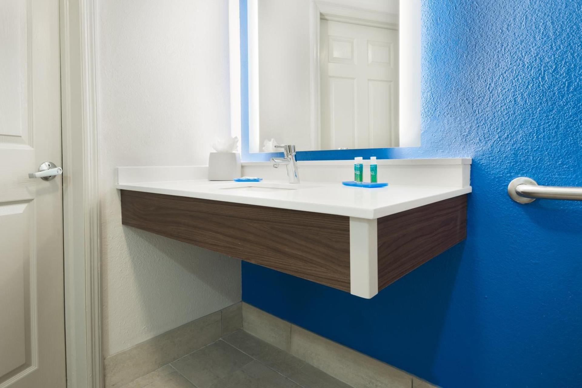 Holiday Inn Express & Suites - Nearest Universal Orlando by IHG photo 48