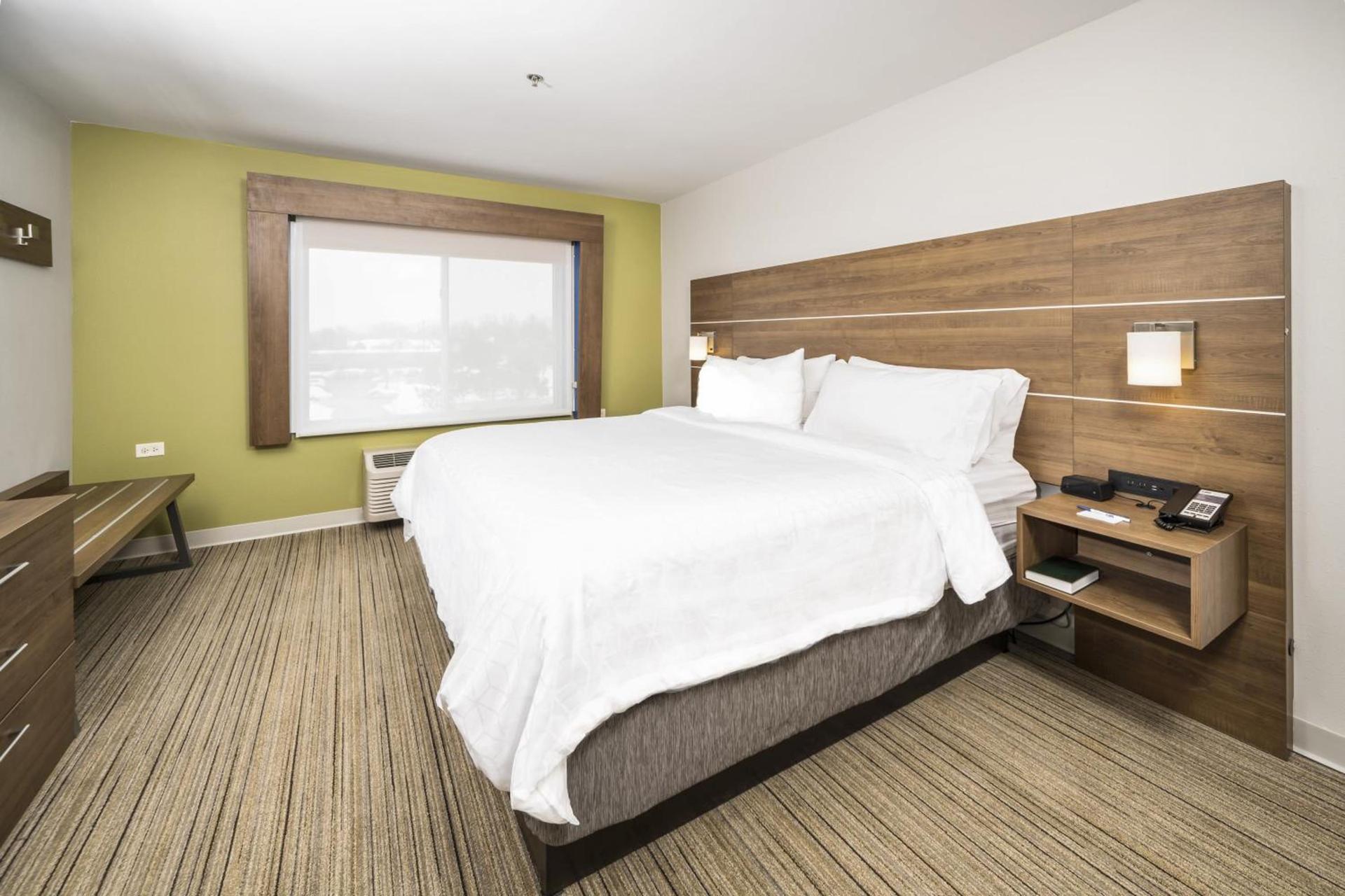 Holiday Inn Express Chicago Northwest-Vernon Hills by IHG photo 45