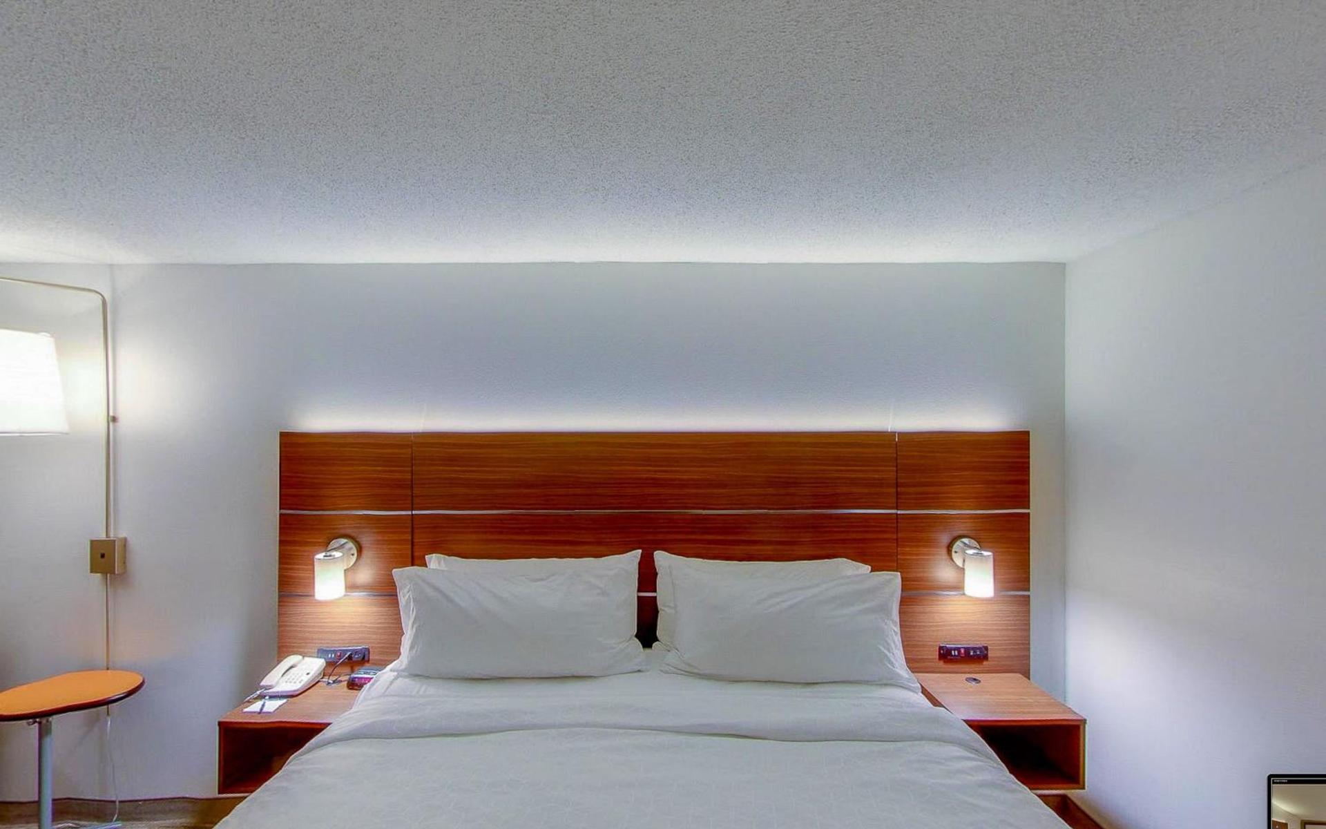 Holiday Inn Express Fort Wayne - East - New Haven by IHG photo 31