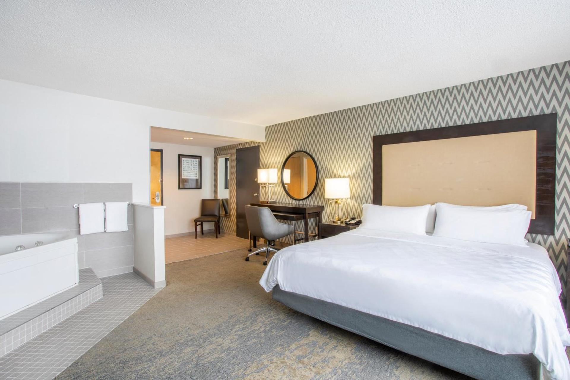 Holiday Inn & Suites Parsippany Fairfield by IHG photo 35