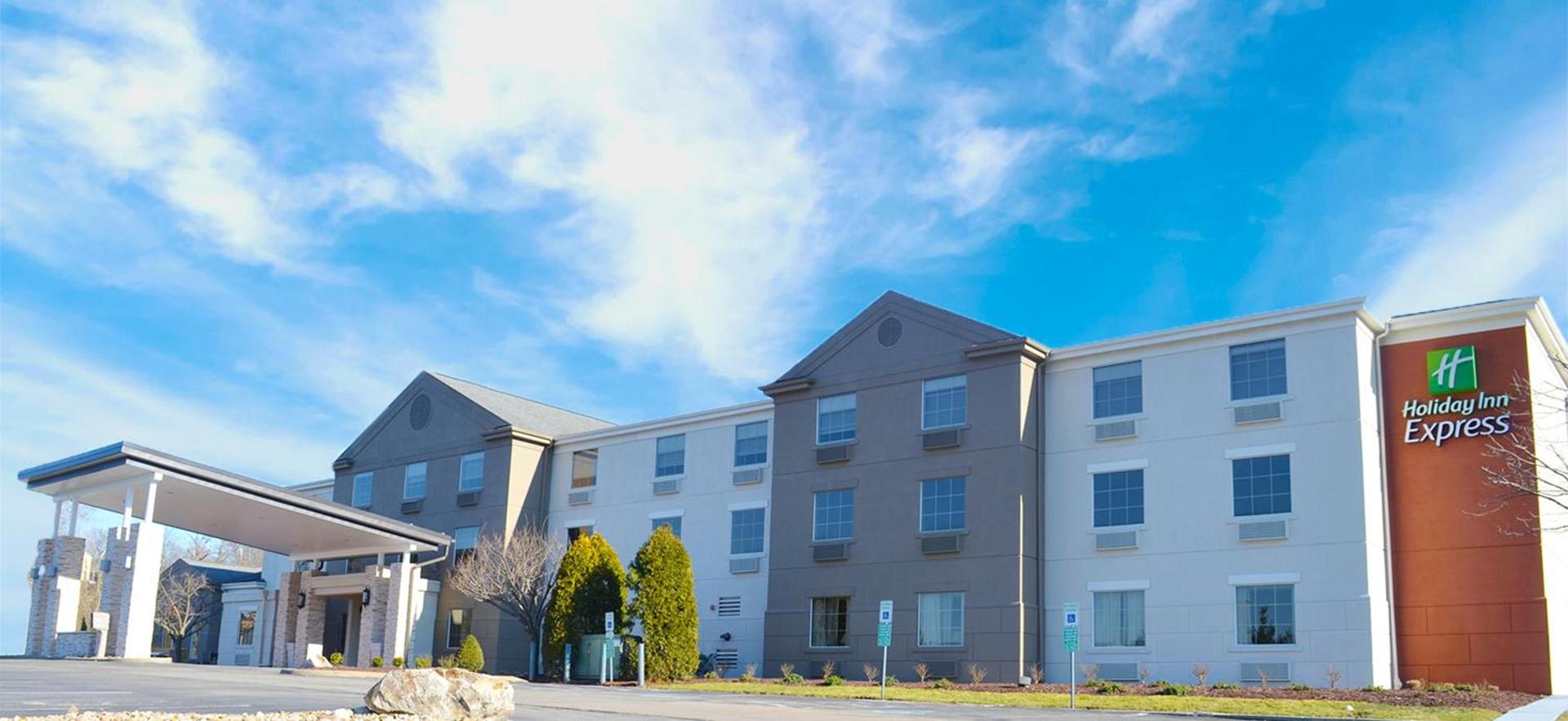 Holiday Inn Express Pittsburgh-Bridgeville by IHG photo 1