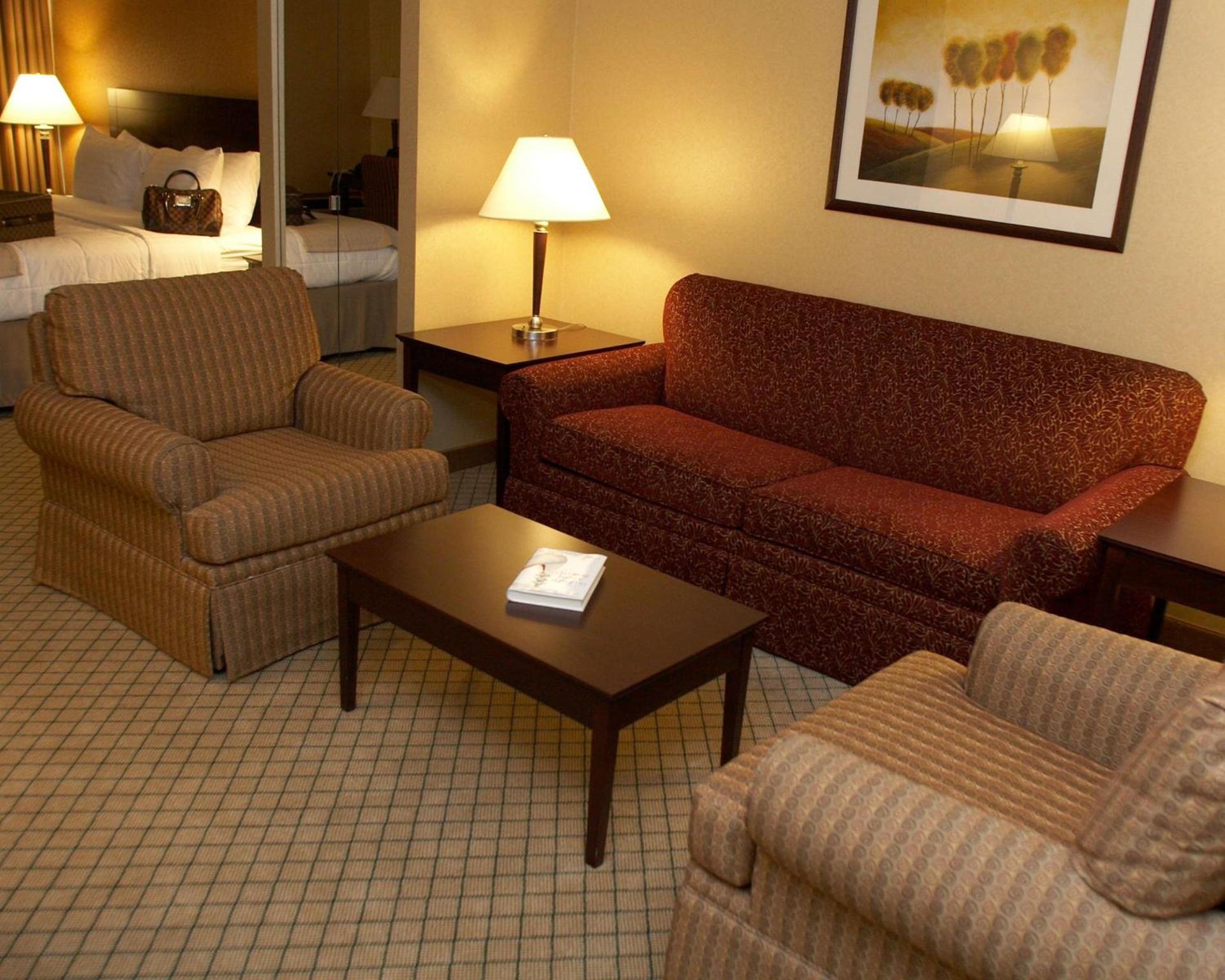 Armoni Inn & Suites photo 39