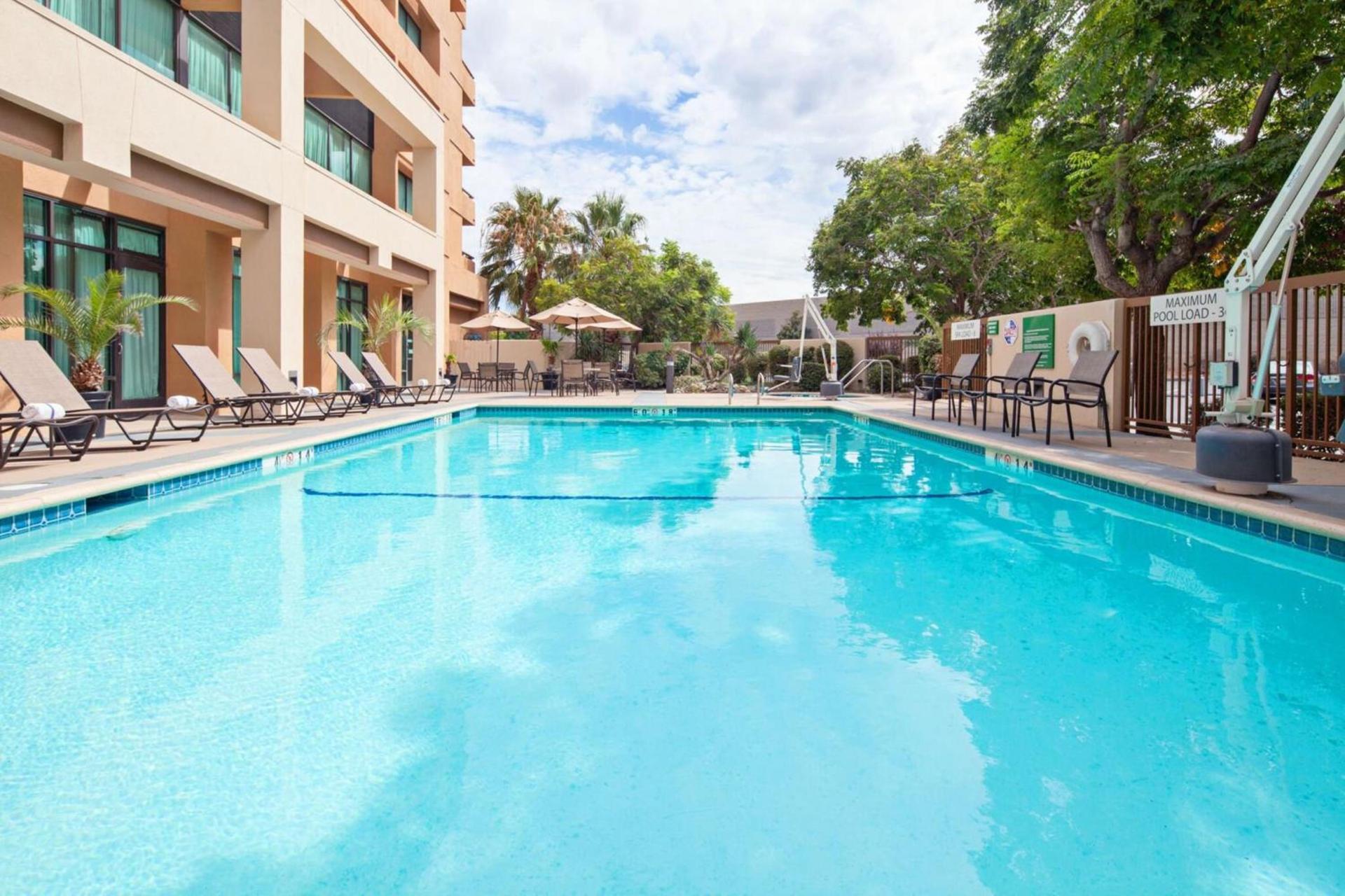 Holiday Inn Palmdale-Lancaster by IHG photo 27