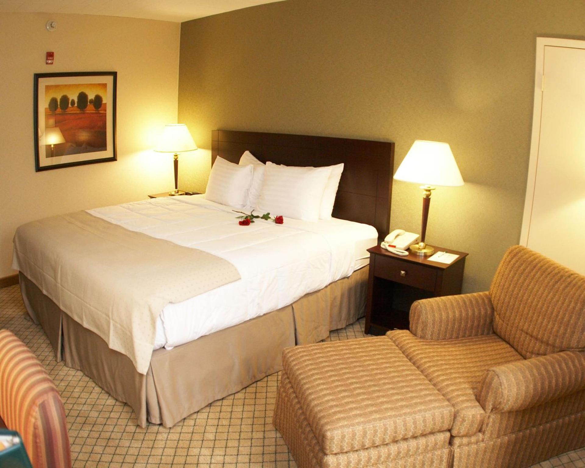 Armoni Inn & Suites photo 40