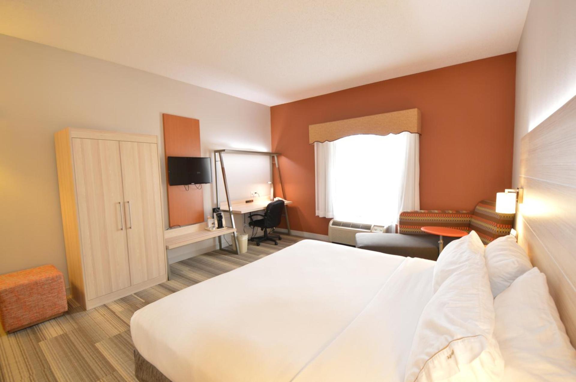 Holiday Inn Express Toledo-Oregon by IHG photo 26