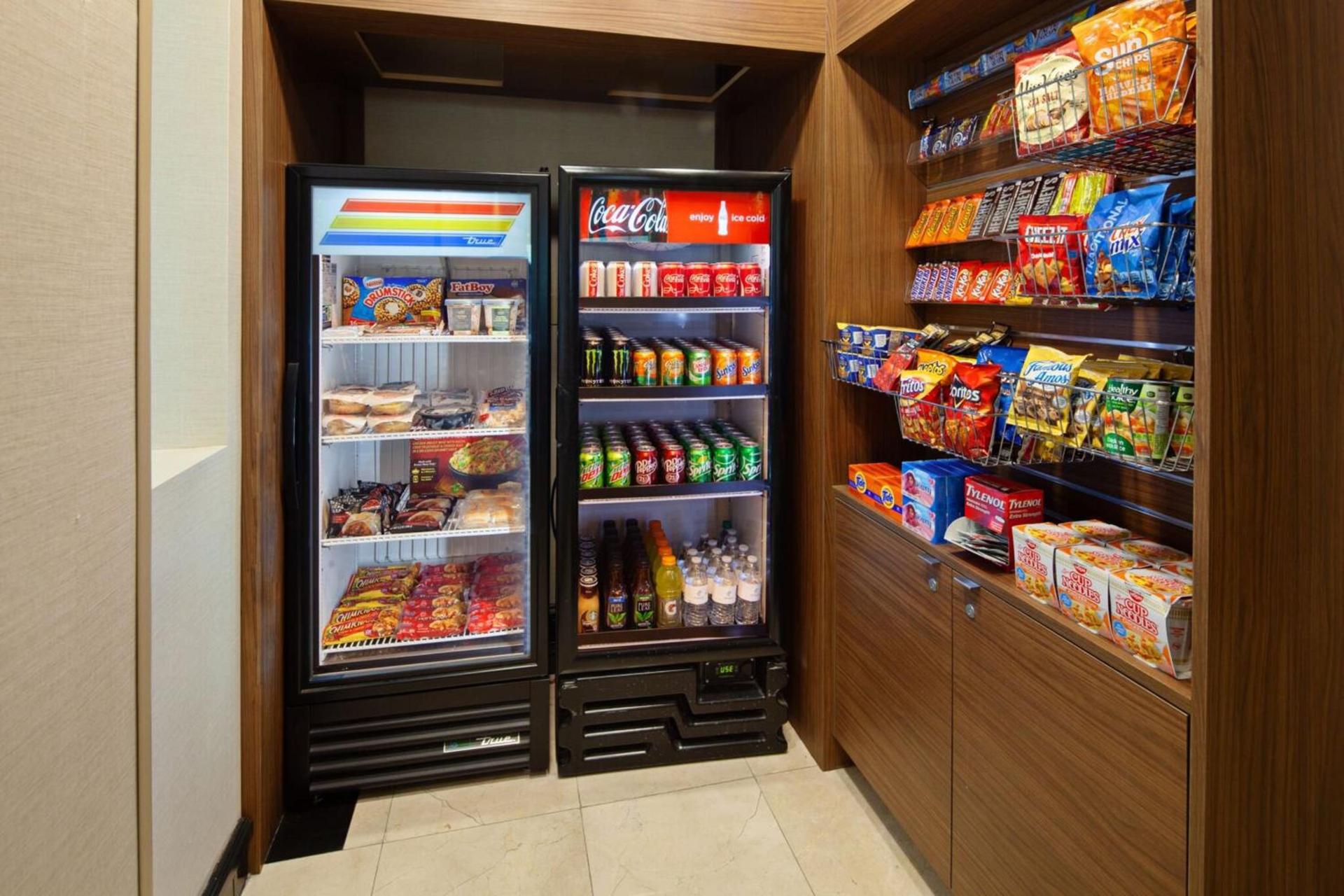 Holiday Inn Palmdale-Lancaster by IHG photo 22