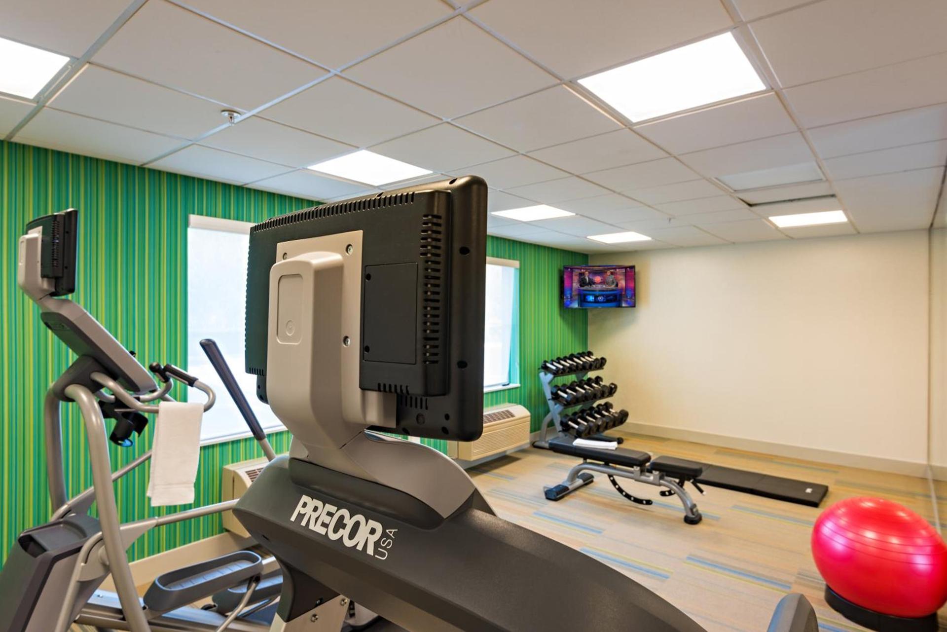 Holiday Inn Express Peoria North - Glendale by IHG photo 23
