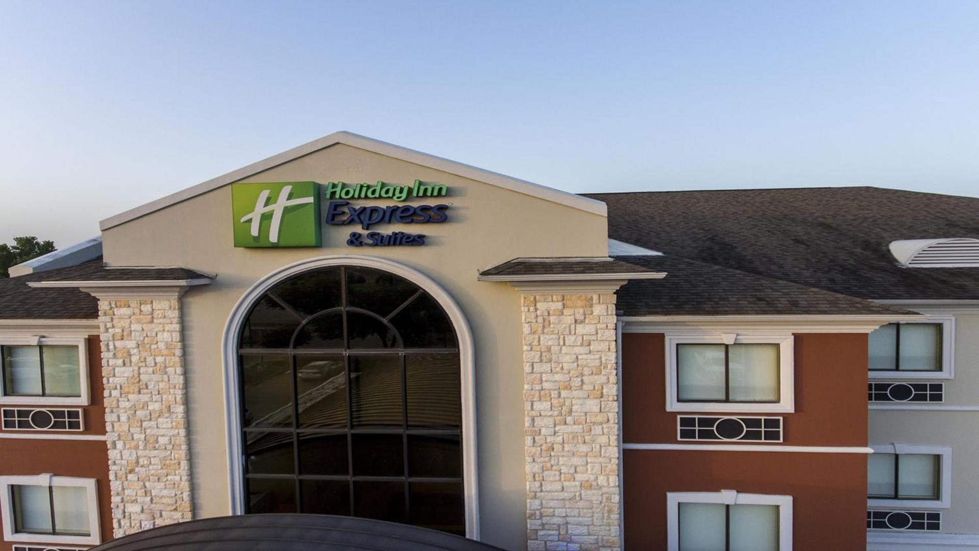 Holiday Inn Express Hotel & Suites Mount Pleasant by IHG photo 29