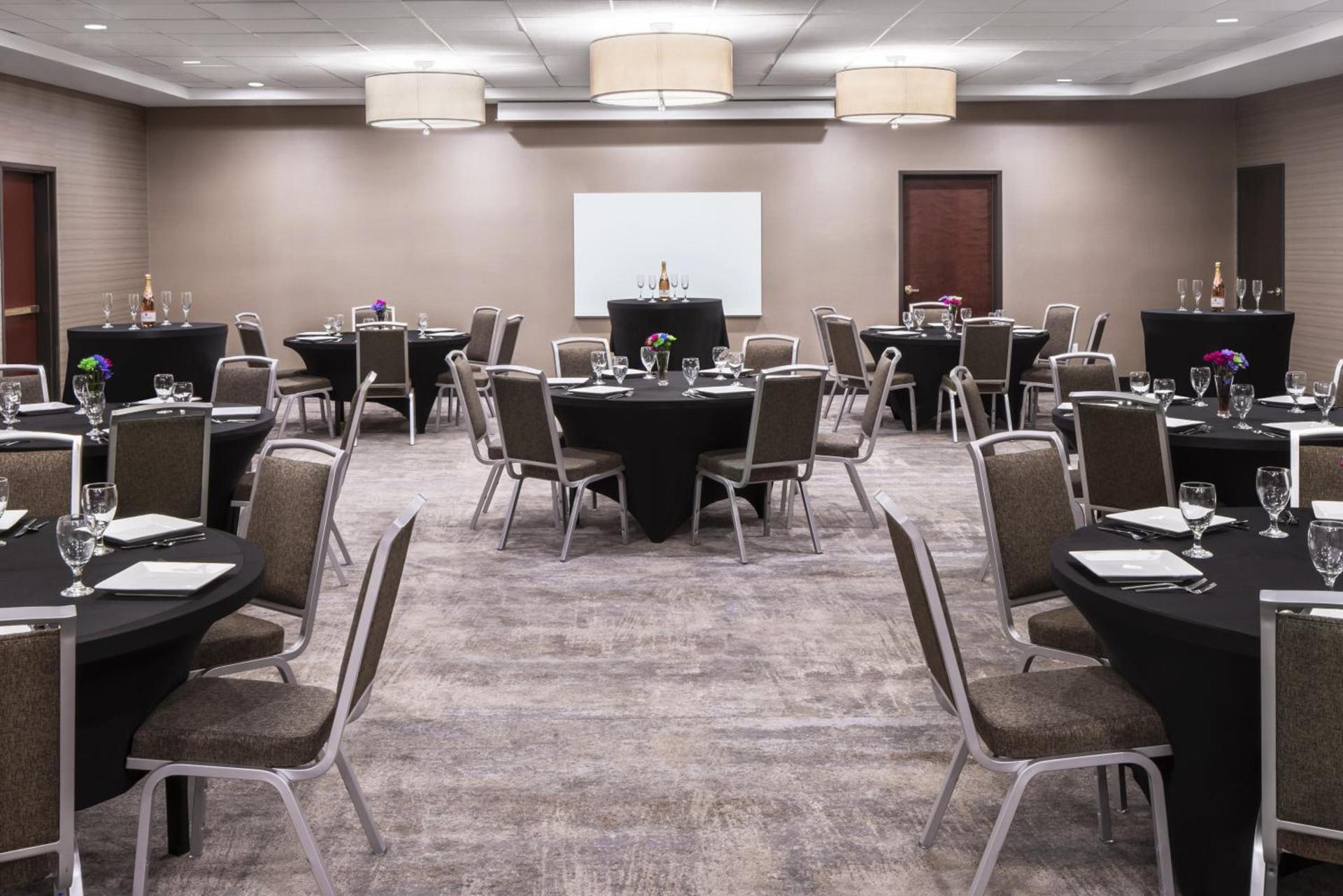 Holiday Inn Odessa by IHG photo 27