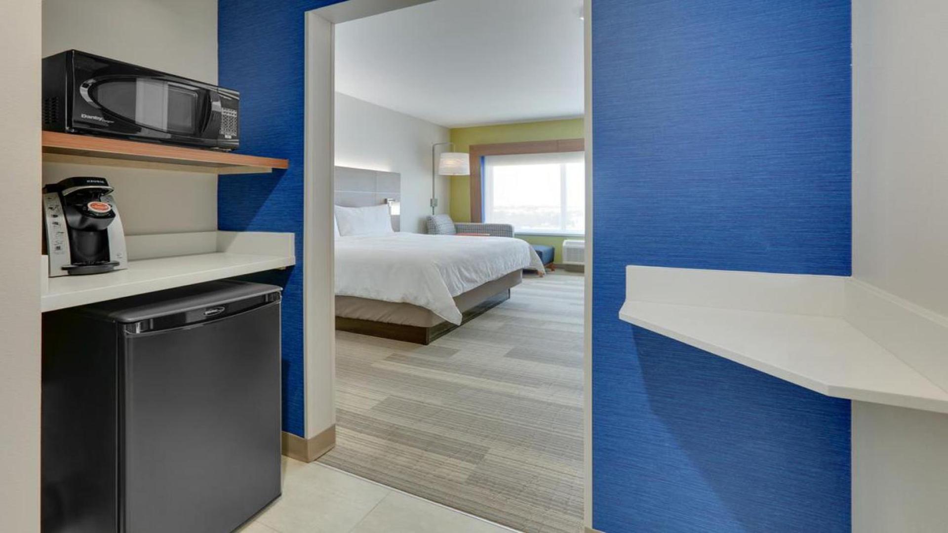 Holiday Inn Express Hotel & Suites Mount Pleasant by IHG photo 54