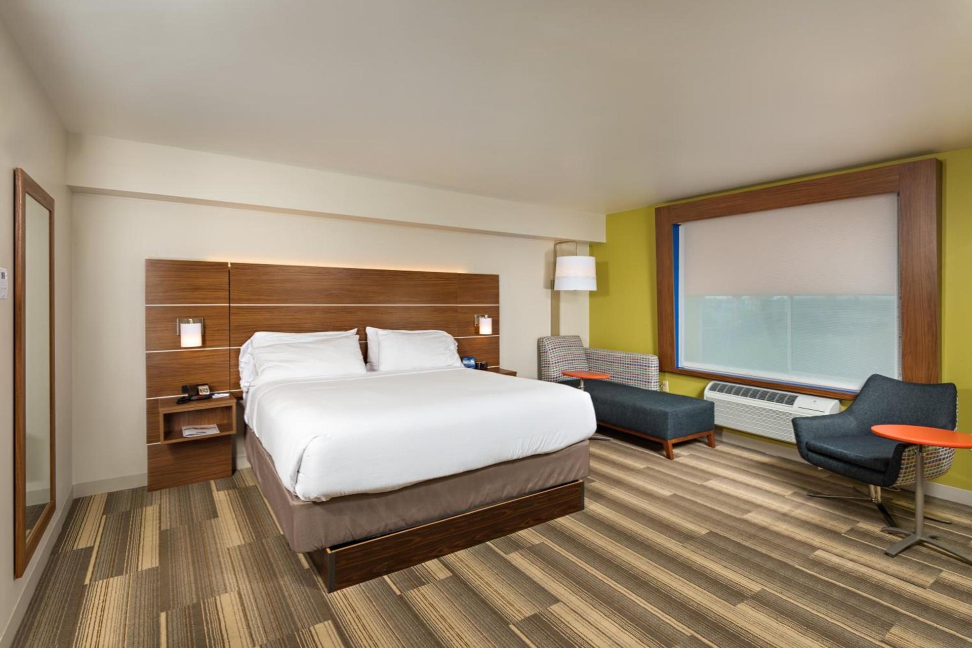 Holiday Inn Express Peoria North - Glendale by IHG photo 16