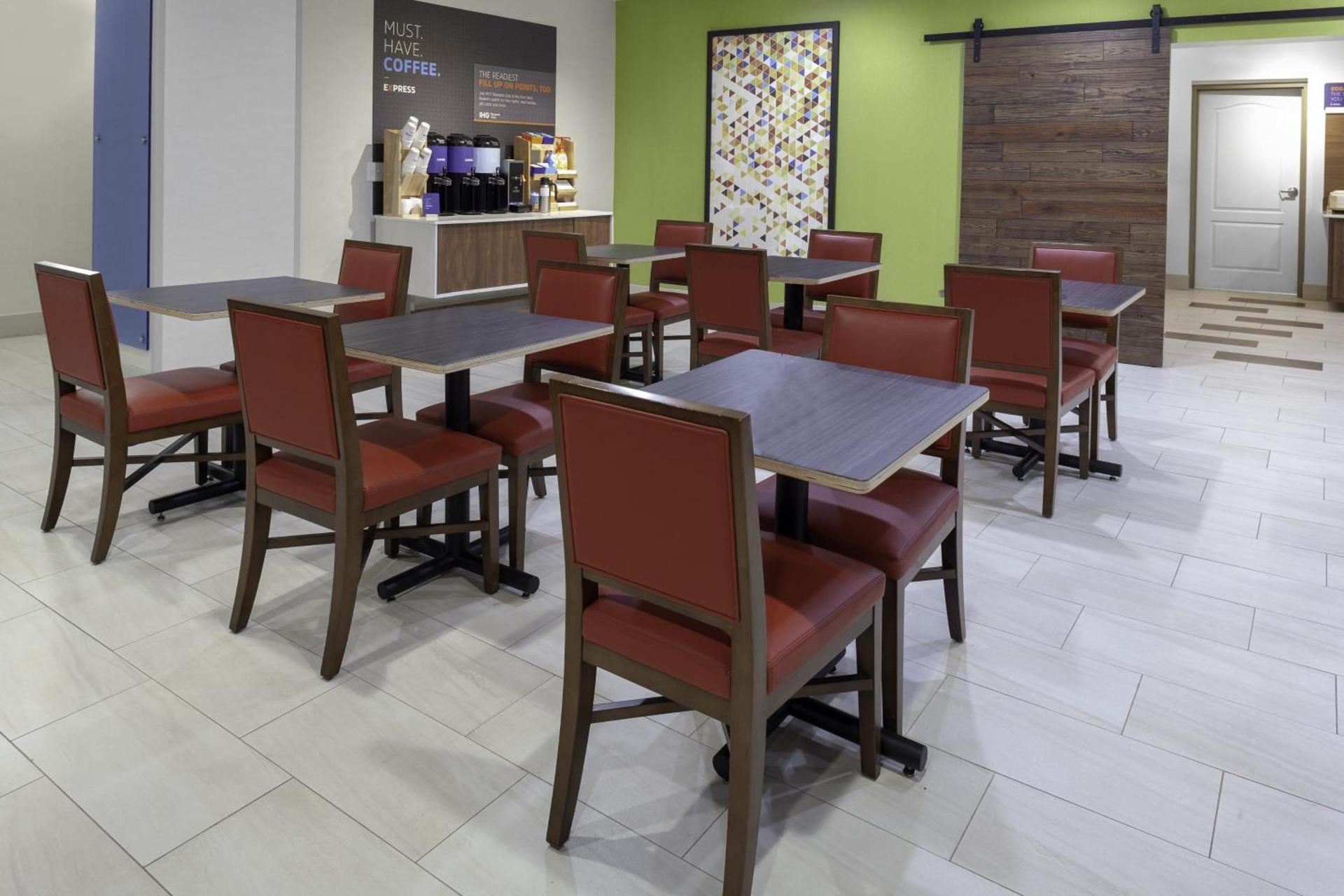 Holiday Inn Express Myrtle Beach-Broadway at the Beach by IHG photo 10