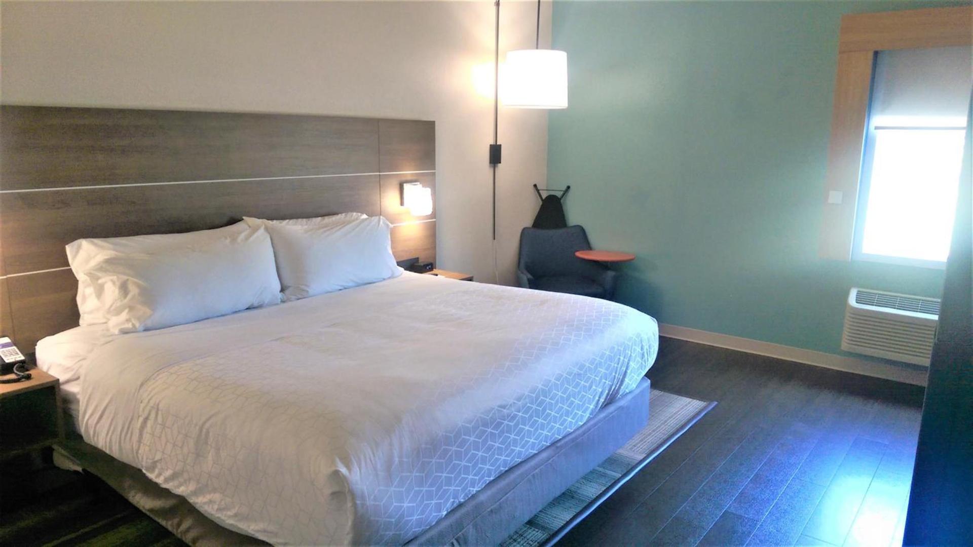 Holiday Inn Express Myrtle Beach-Broadway at the Beach by IHG photo 22