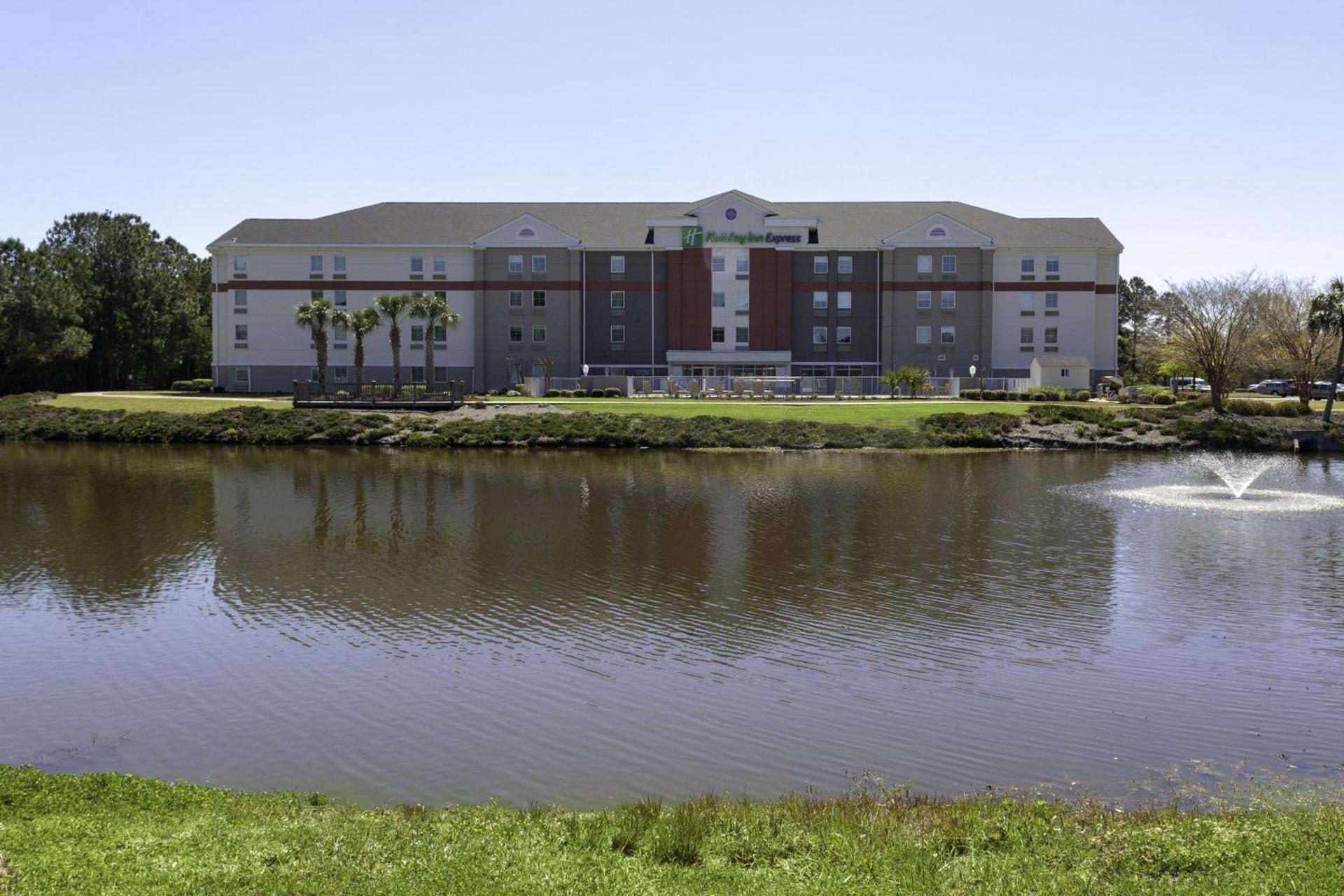Holiday Inn Express Myrtle Beach-Broadway at the Beach by IHG photo 9