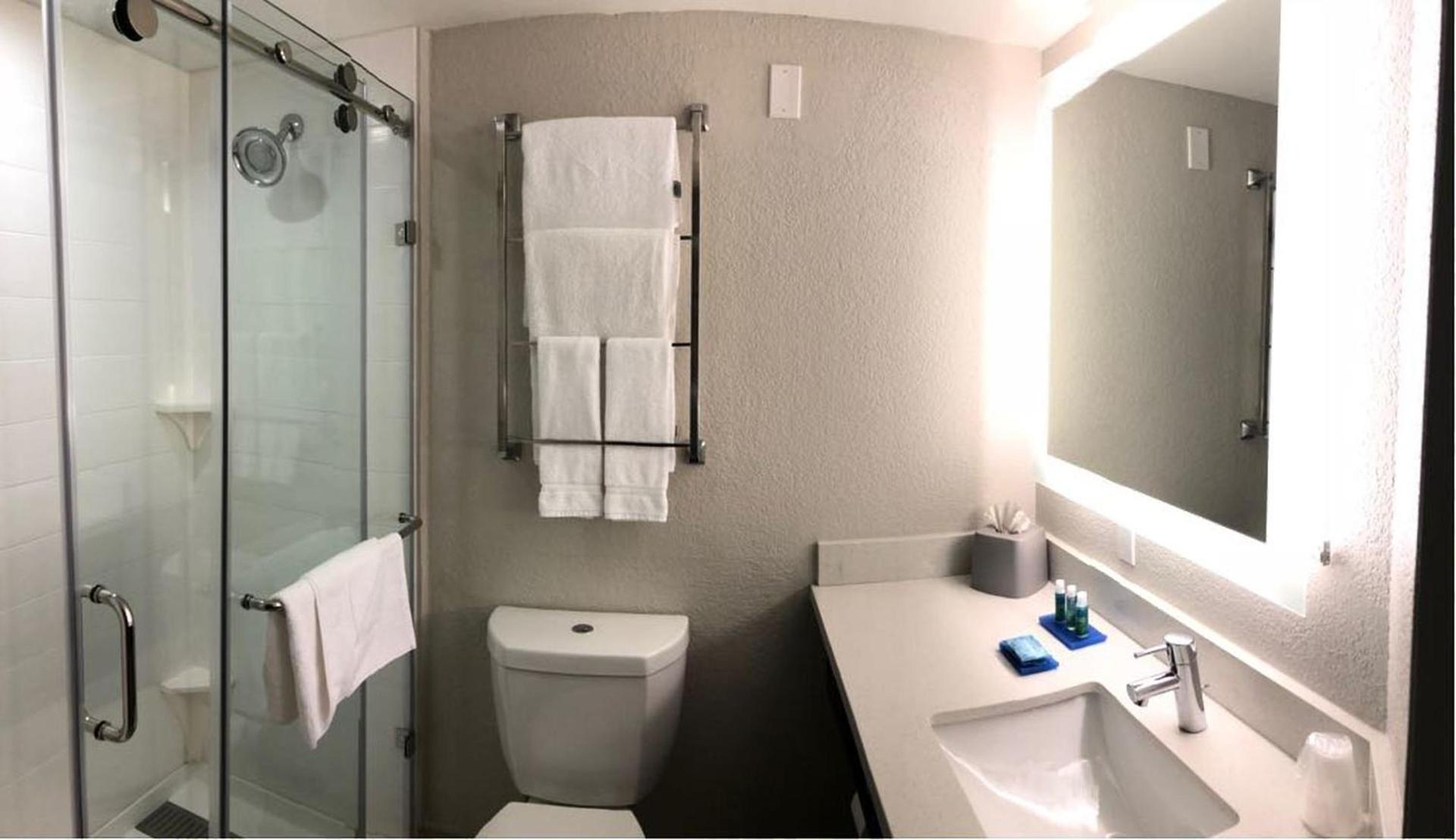 Holiday Inn Express & Suites Miami - Hialeah by IHG photo 21
