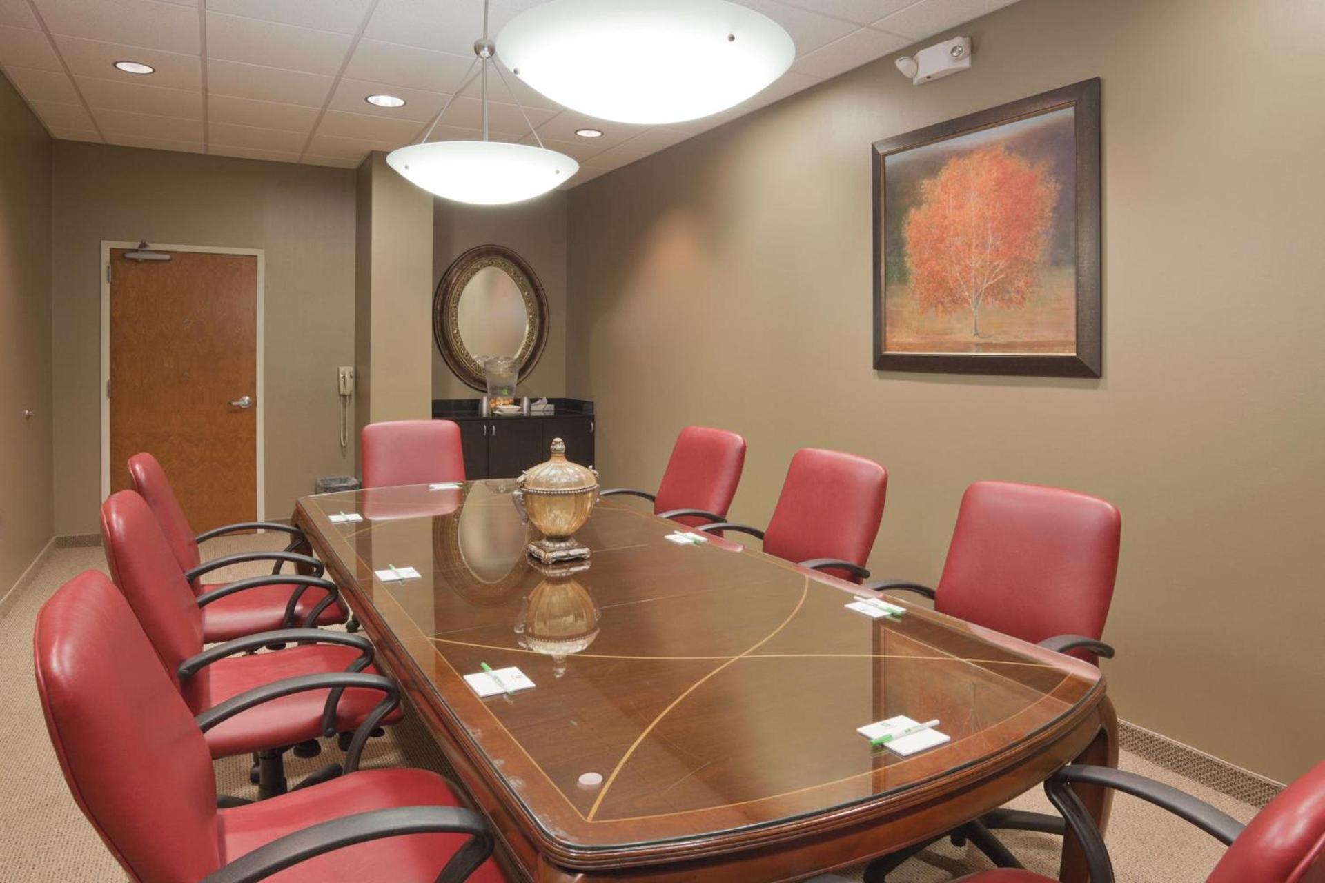 Holiday Inn Express & Suites Carbondale - University Area photo 37
