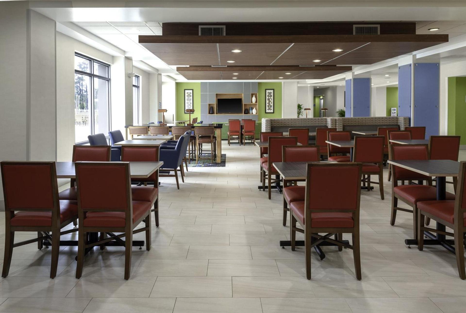 Holiday Inn Express Myrtle Beach-Broadway at the Beach by IHG photo 7