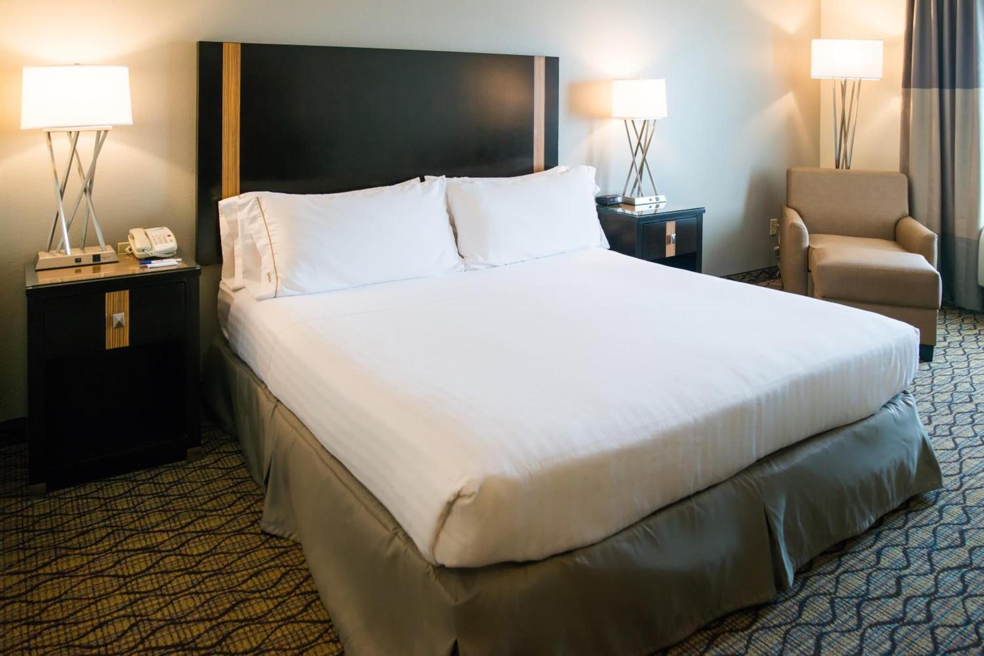 Holiday Inn Express Hotel & Suites Chanhassen by IHG photo 34