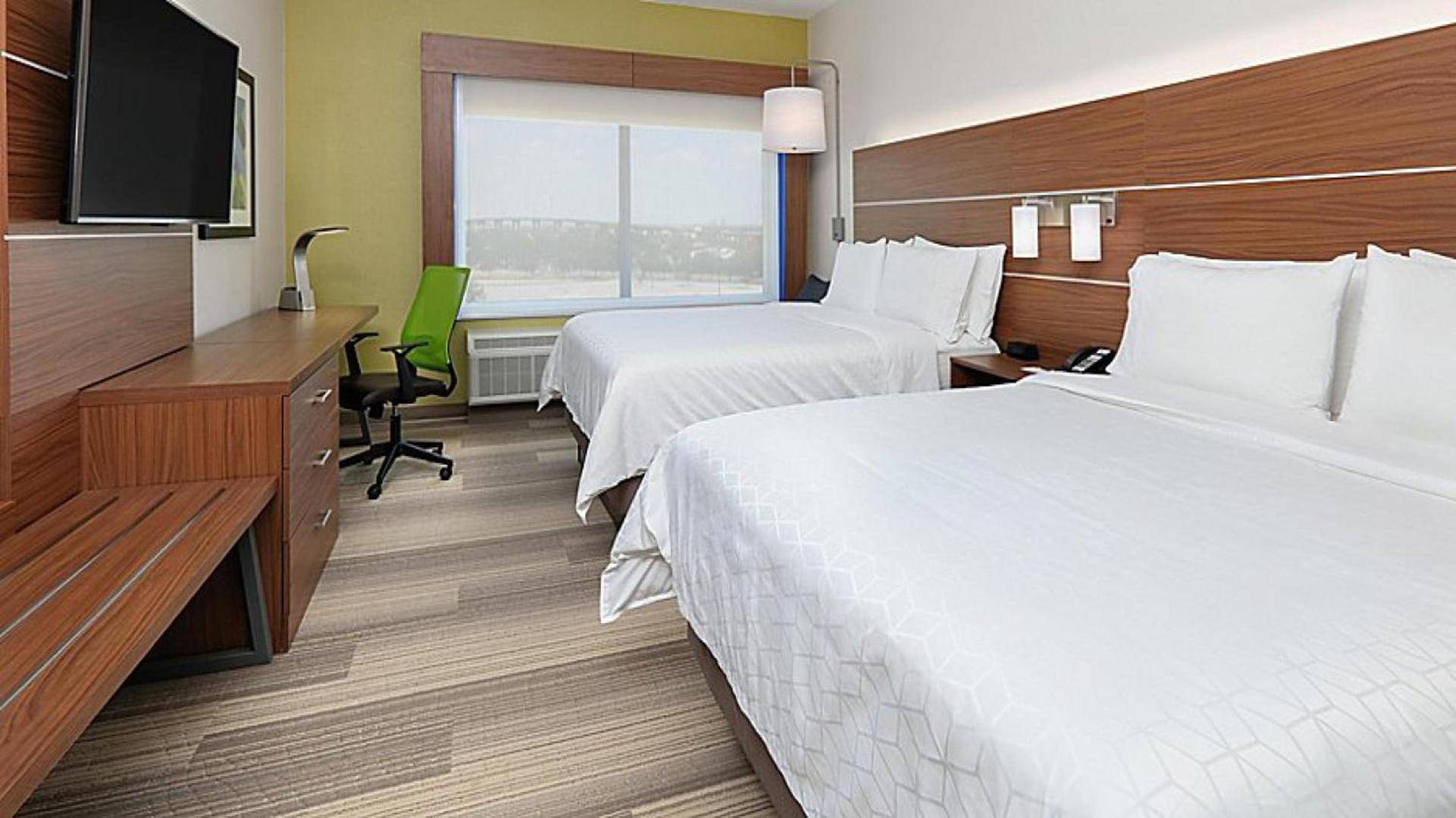 Holiday Inn Express Hotel & Suites Mount Pleasant by IHG photo 45