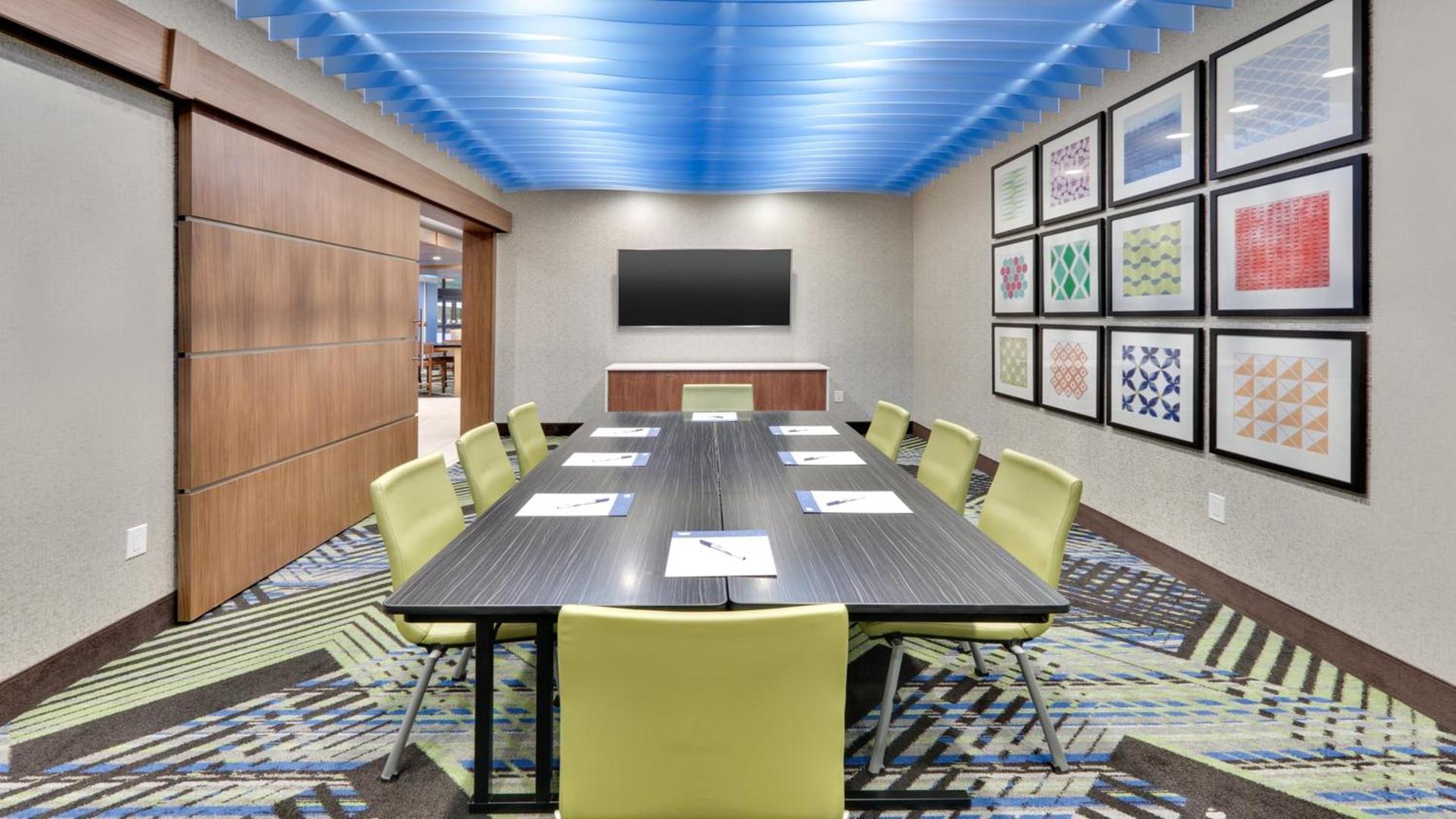 Holiday Inn Express & Suites Oklahoma City West-Yukon by IHG photo 35