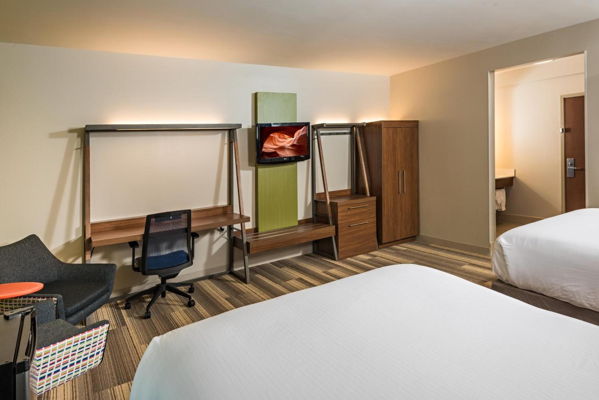 Holiday Inn Express Peoria North - Glendale by IHG photo 47