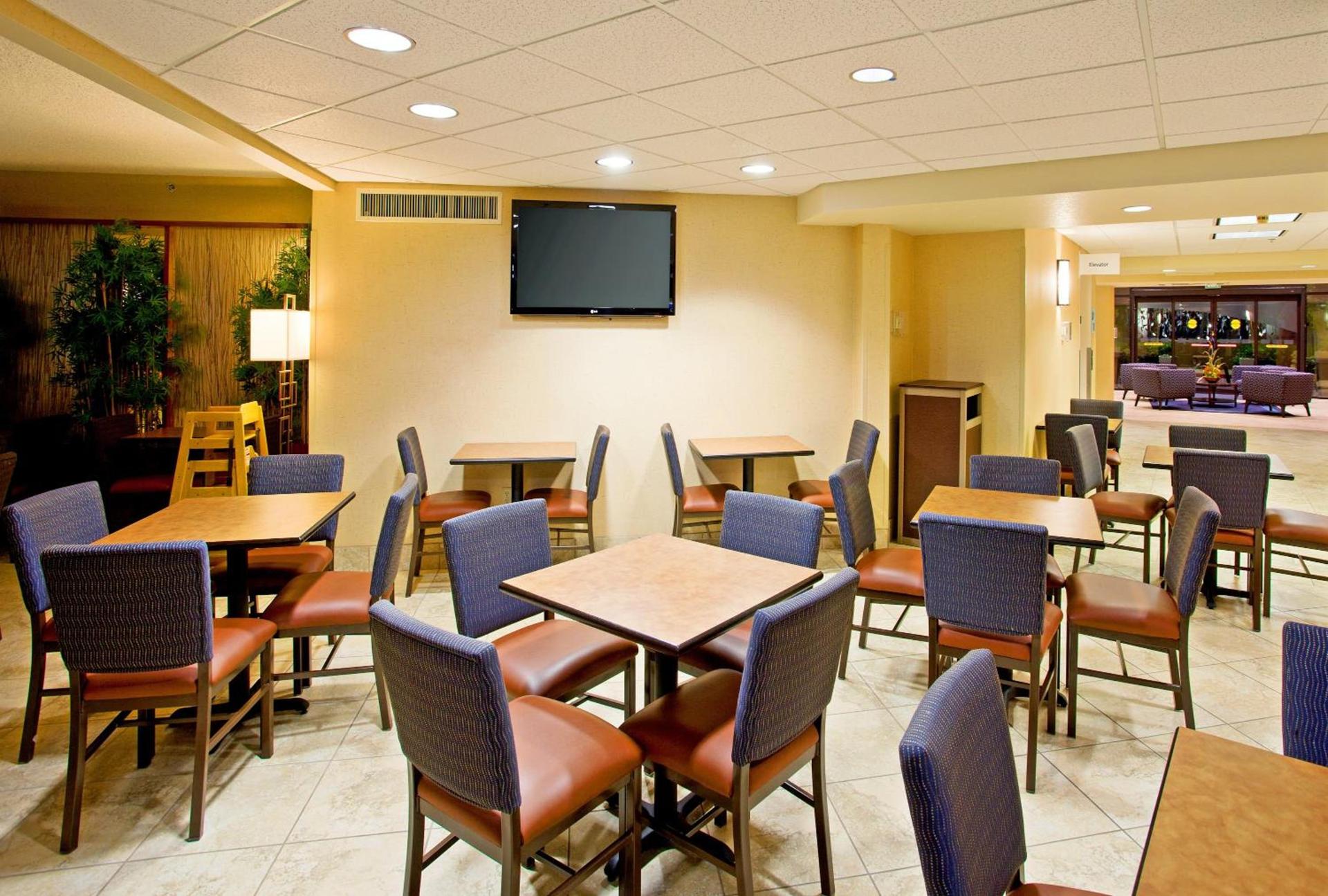 Holiday Inn Express Scottsdale North by IHG photo 35