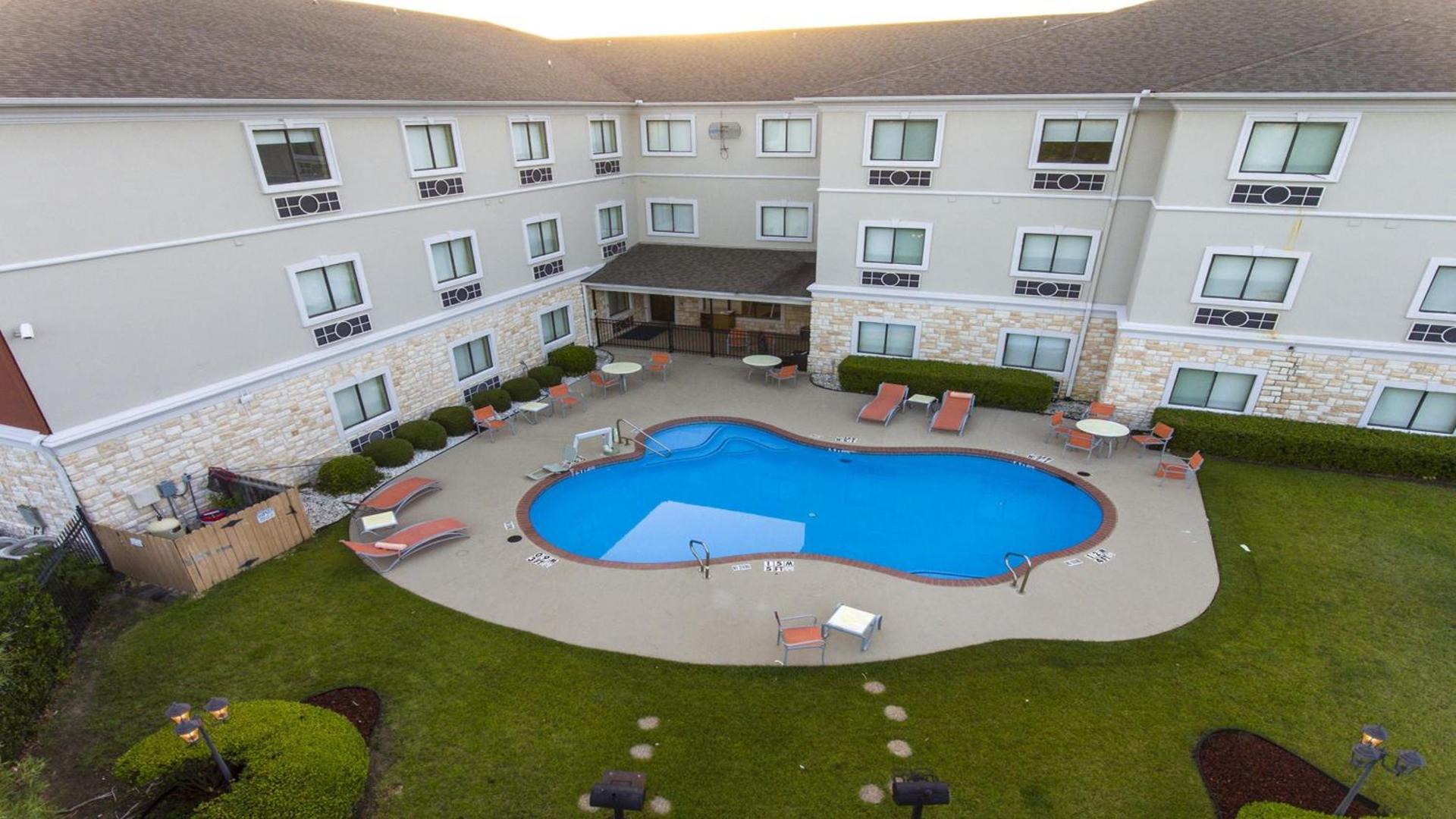 Holiday Inn Express Hotel & Suites Mount Pleasant by IHG photo 36