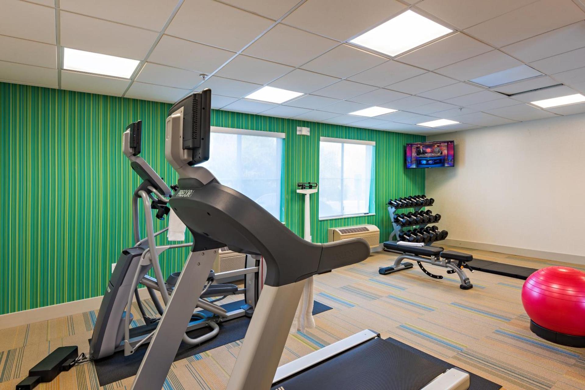 Holiday Inn Express Peoria North - Glendale by IHG photo 32