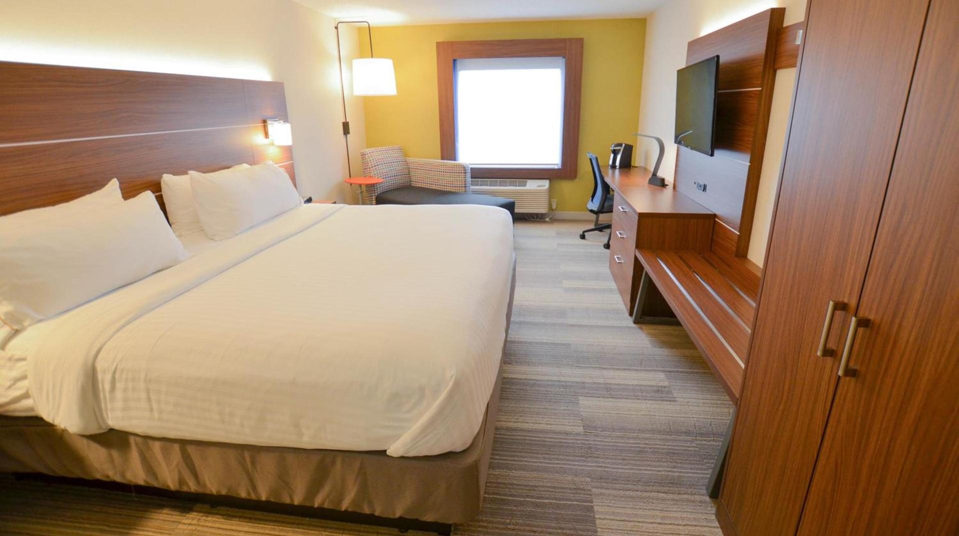 Holiday Inn Express Pittsburgh-Bridgeville by IHG photo 37