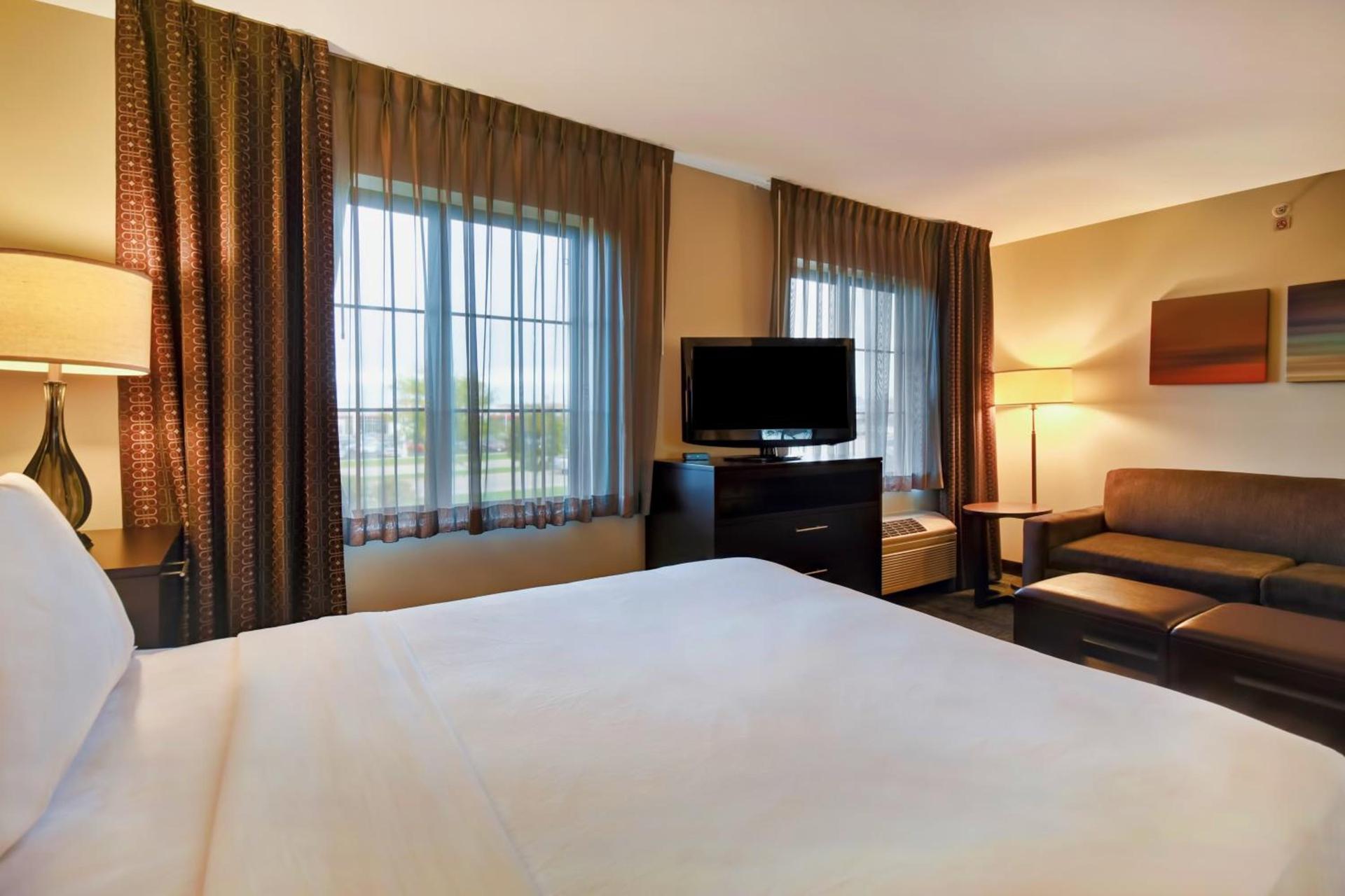 Staybridge Suites Madison - East by IHG photo 35