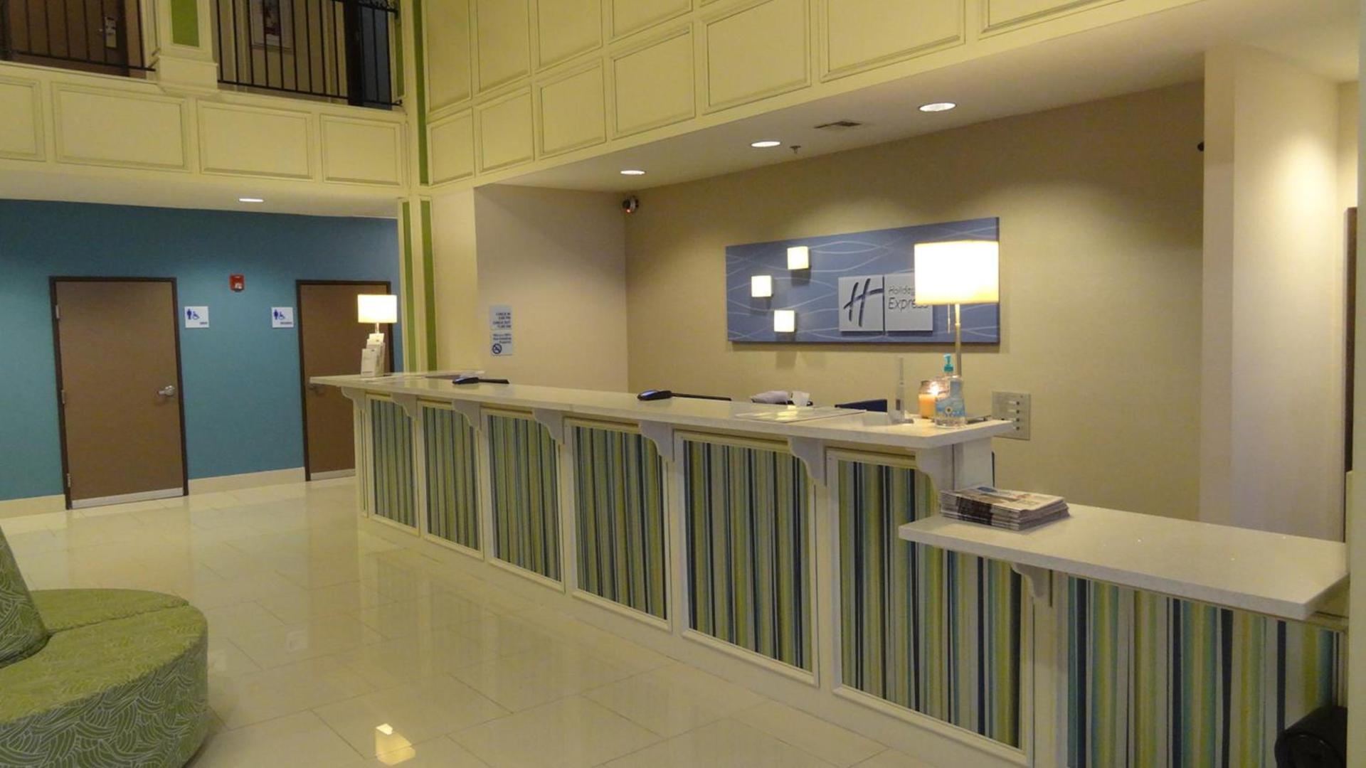 Holiday Inn Express Hotel Kansas City - Bonner Springs by IHG photo 31