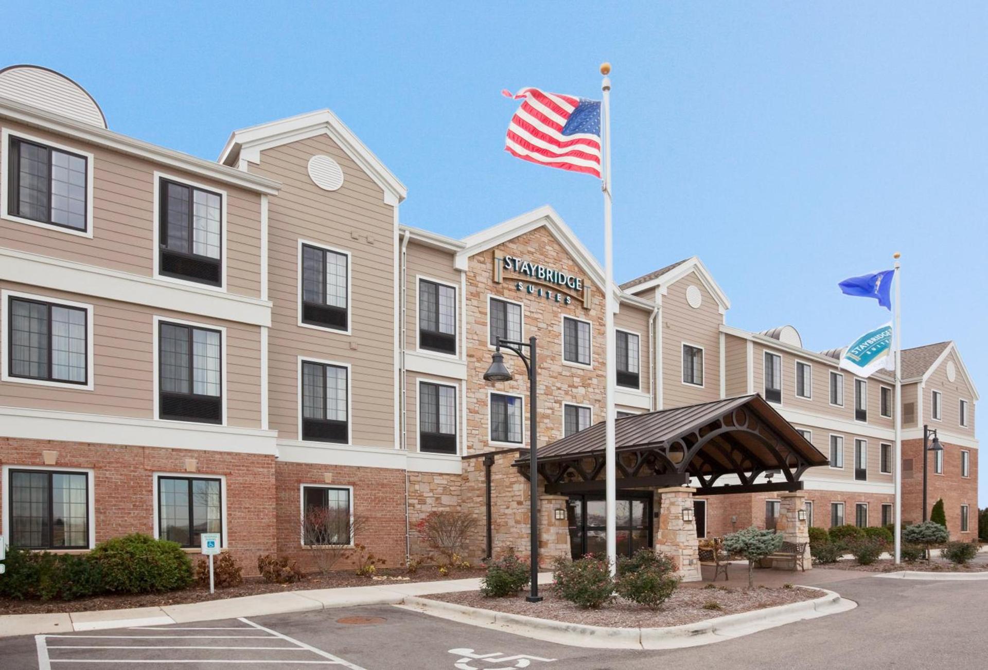 Staybridge Suites Milwaukee West-Oconomowoc by IHG photo 13