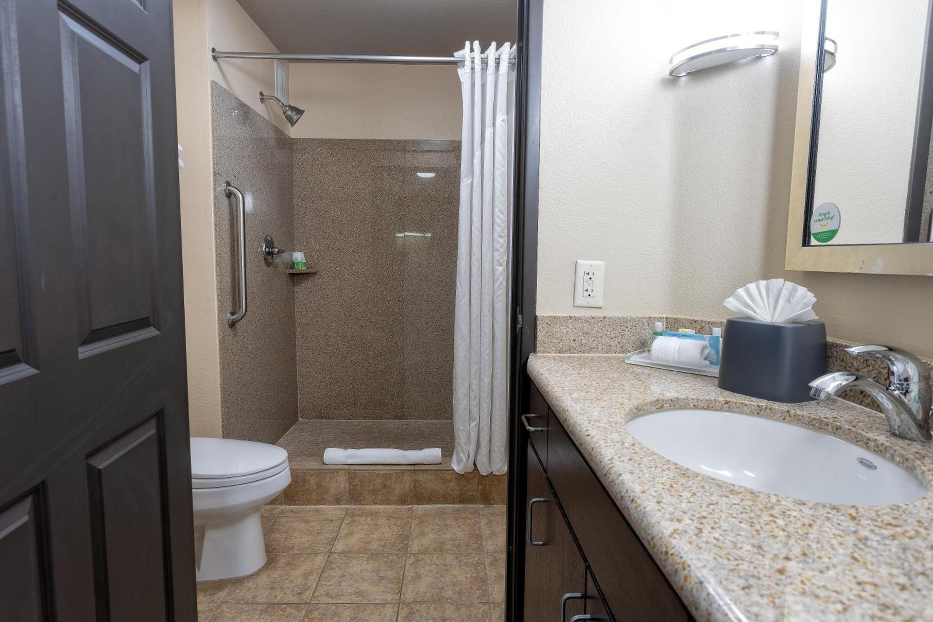 Holiday Inn Oceanside Marina Camp Pendleton by IHG photo 41