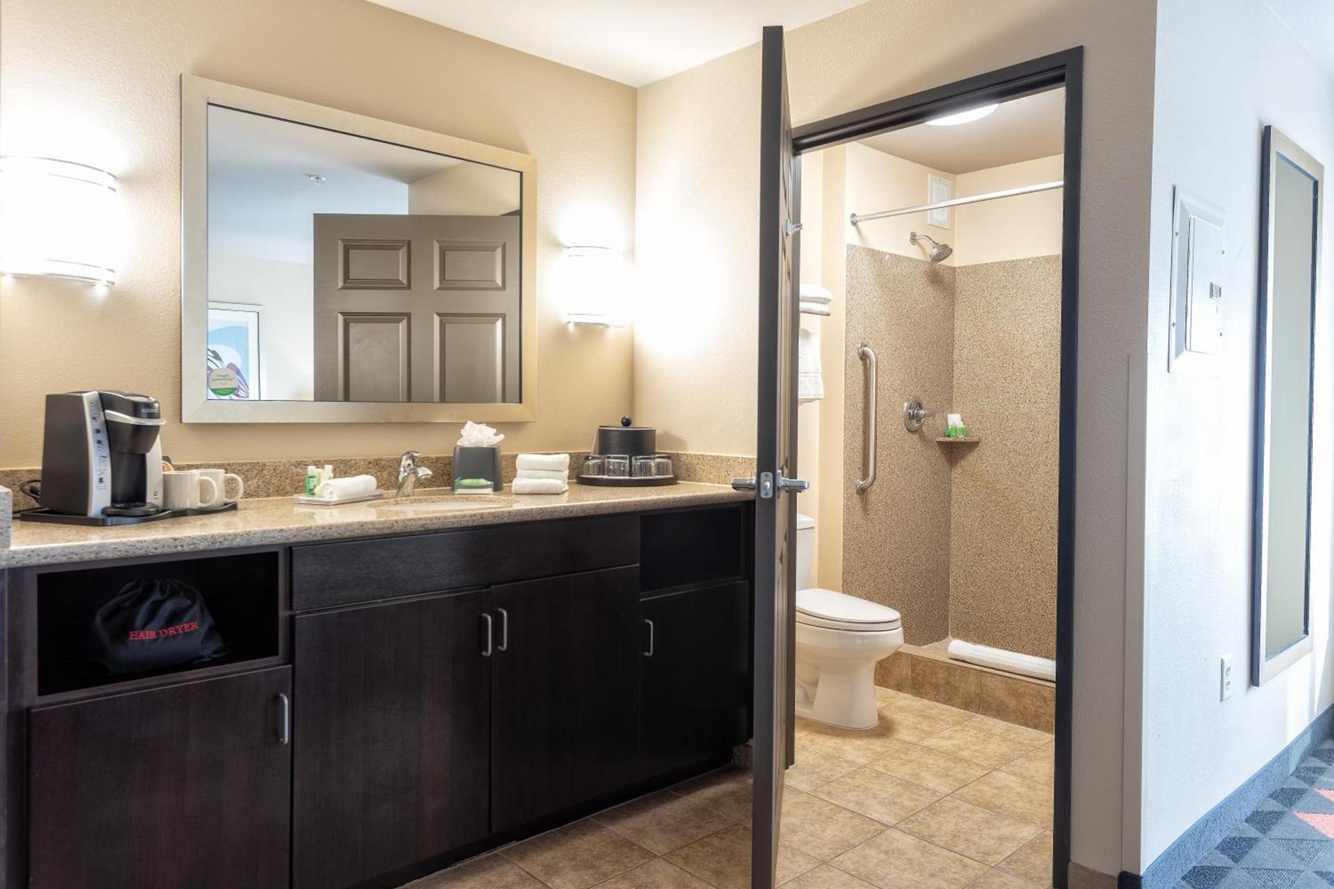 Holiday Inn Oceanside Marina Camp Pendleton by IHG photo 54