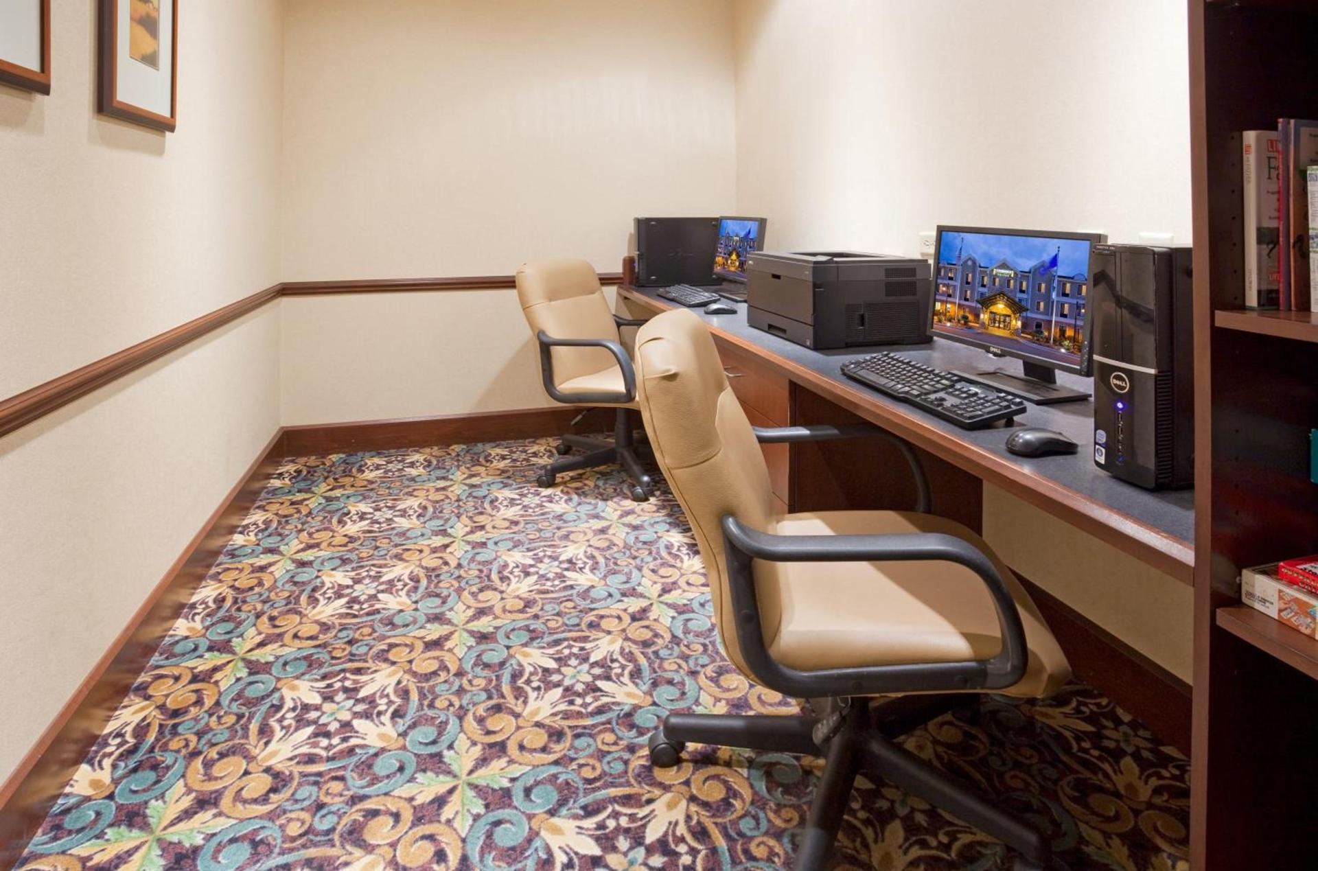 Staybridge Suites Milwaukee West-Oconomowoc by IHG photo 11