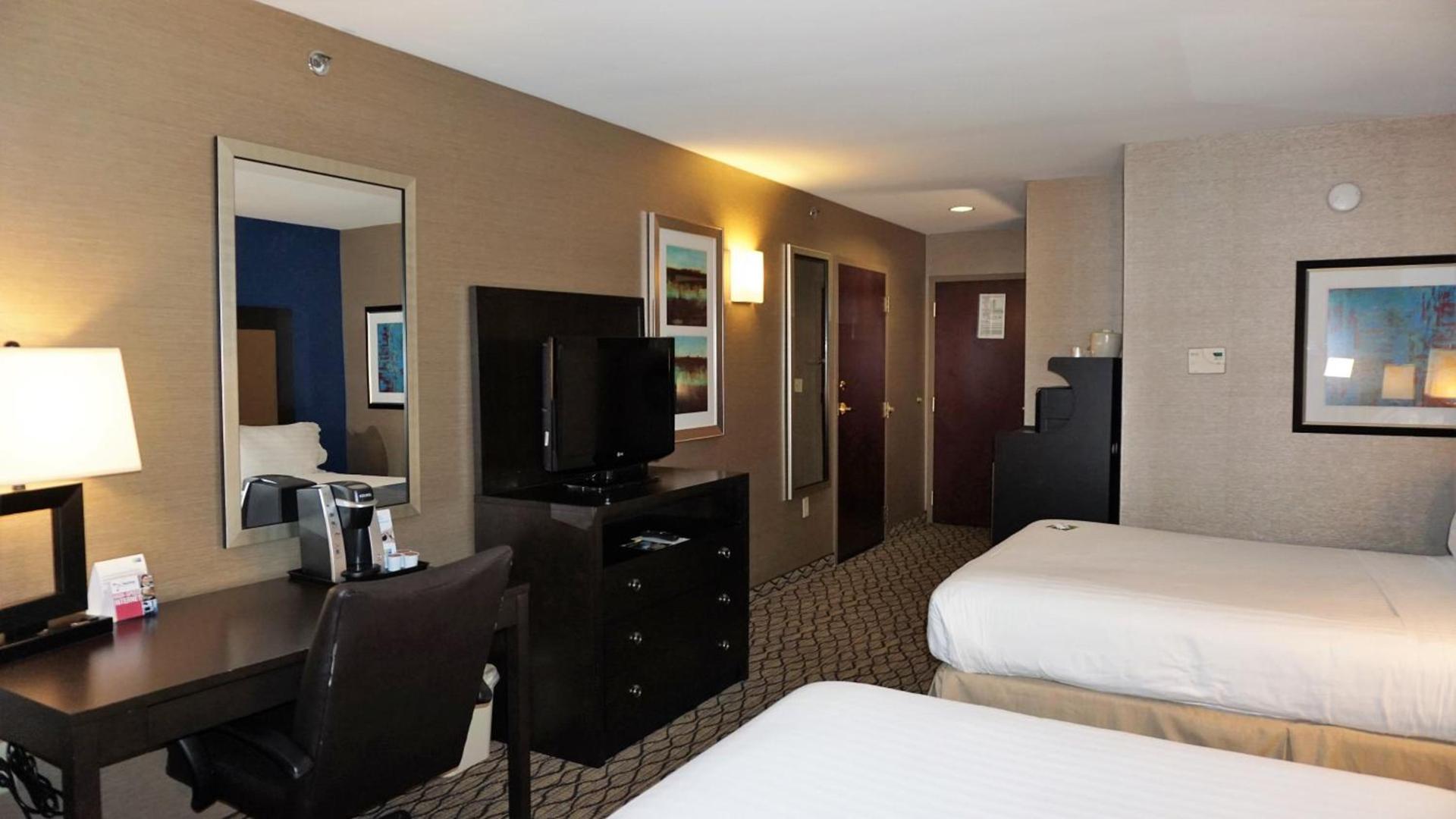 Holiday Inn Express & Suites Gibson by IHG photo 32