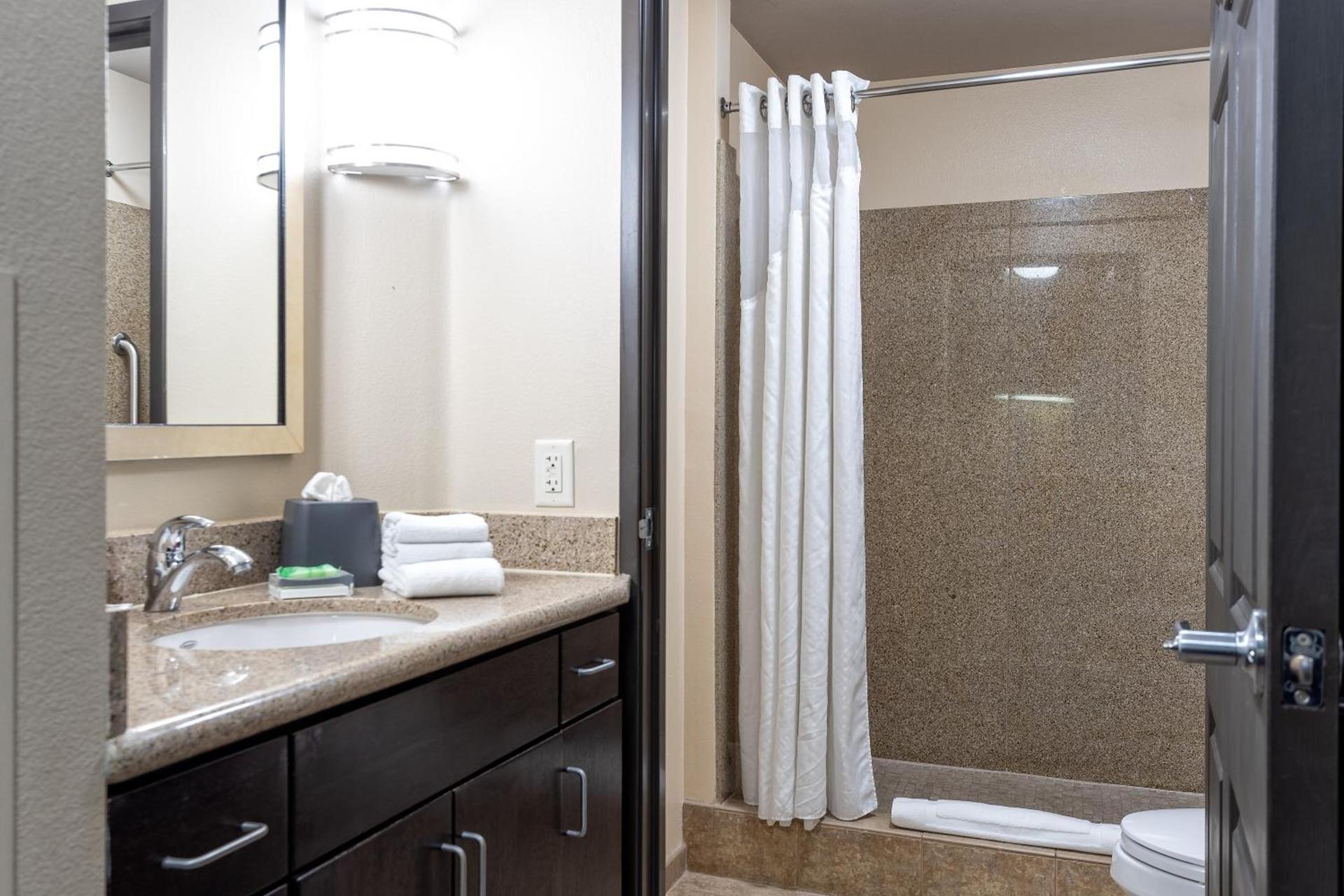 Holiday Inn Oceanside Marina Camp Pendleton by IHG photo 48