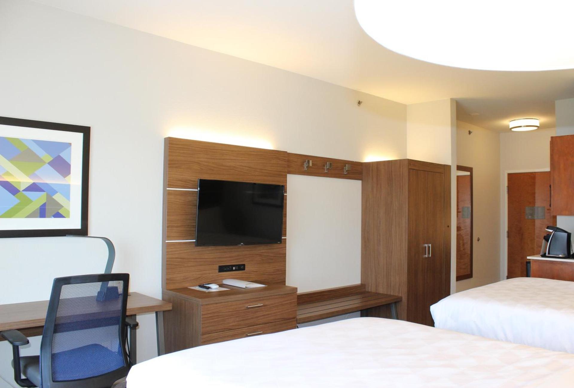 Holiday Inn Express Hotel & Suites Mansfield by IHG photo 57