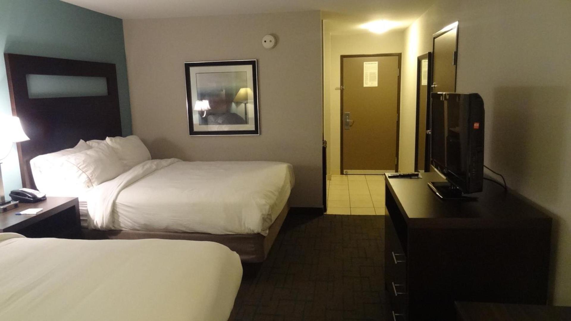 Holiday Inn Express Hotel Kansas City - Bonner Springs by IHG photo 5
