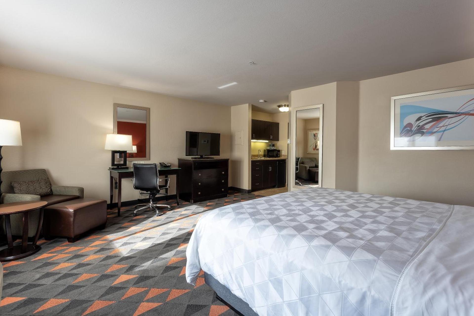 Holiday Inn Oceanside Marina Camp Pendleton by IHG photo 70