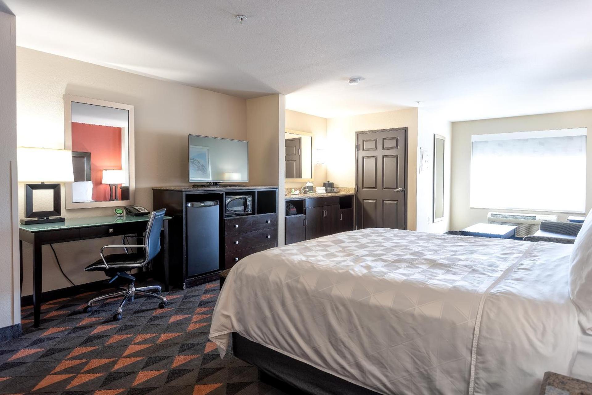 Holiday Inn Oceanside Marina Camp Pendleton by IHG photo 38