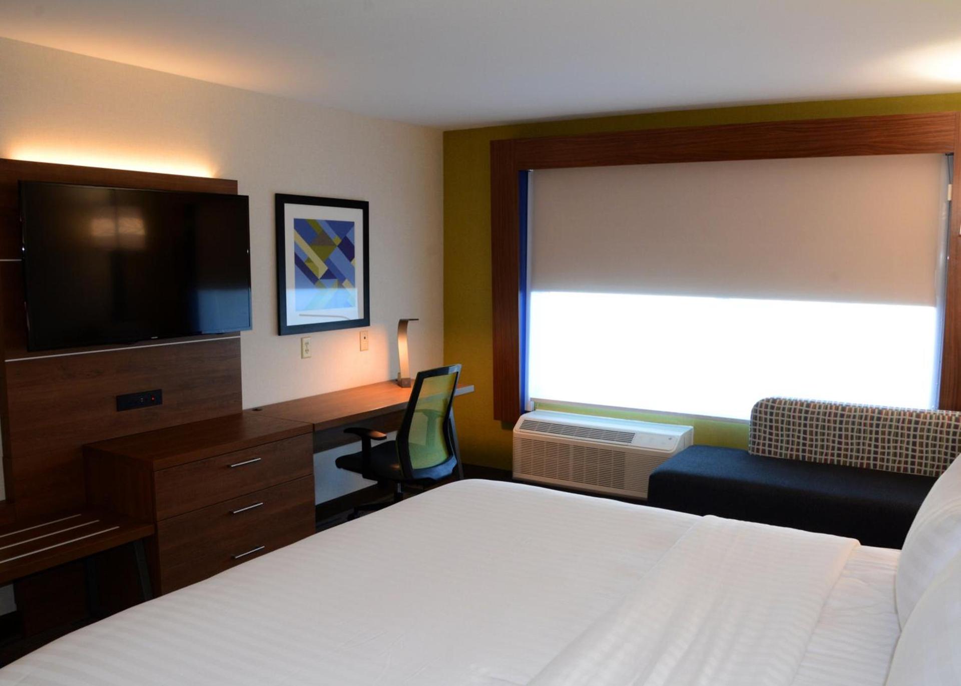 Holiday Inn Express & Suites - Pittsburgh - Monroeville by IHG photo 54