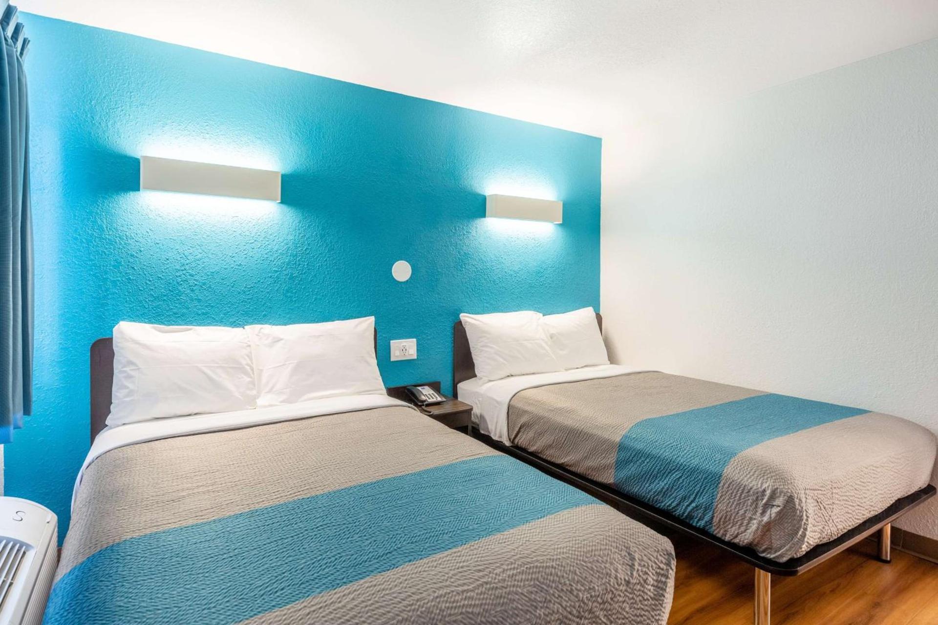 Motel 6-Valdosta, GA - University photo 2