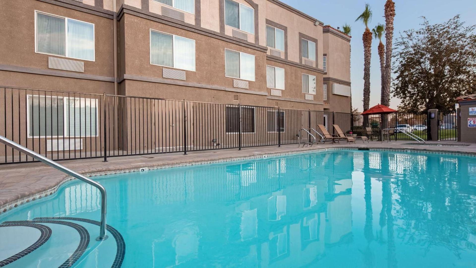 Best Western Plus Villa Del Lago Inn Patterson photo 15