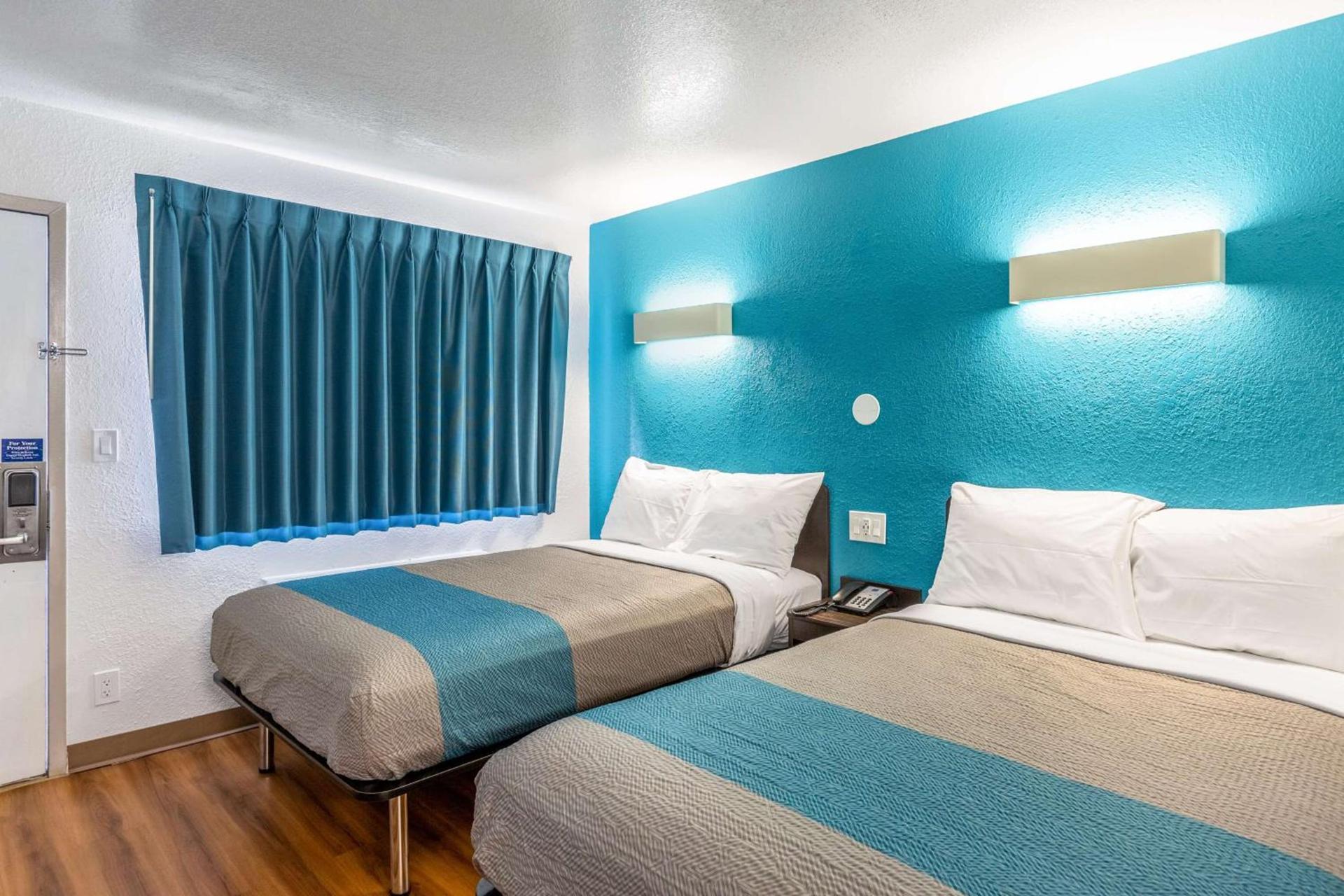 Motel 6-Valdosta, GA - University photo 4