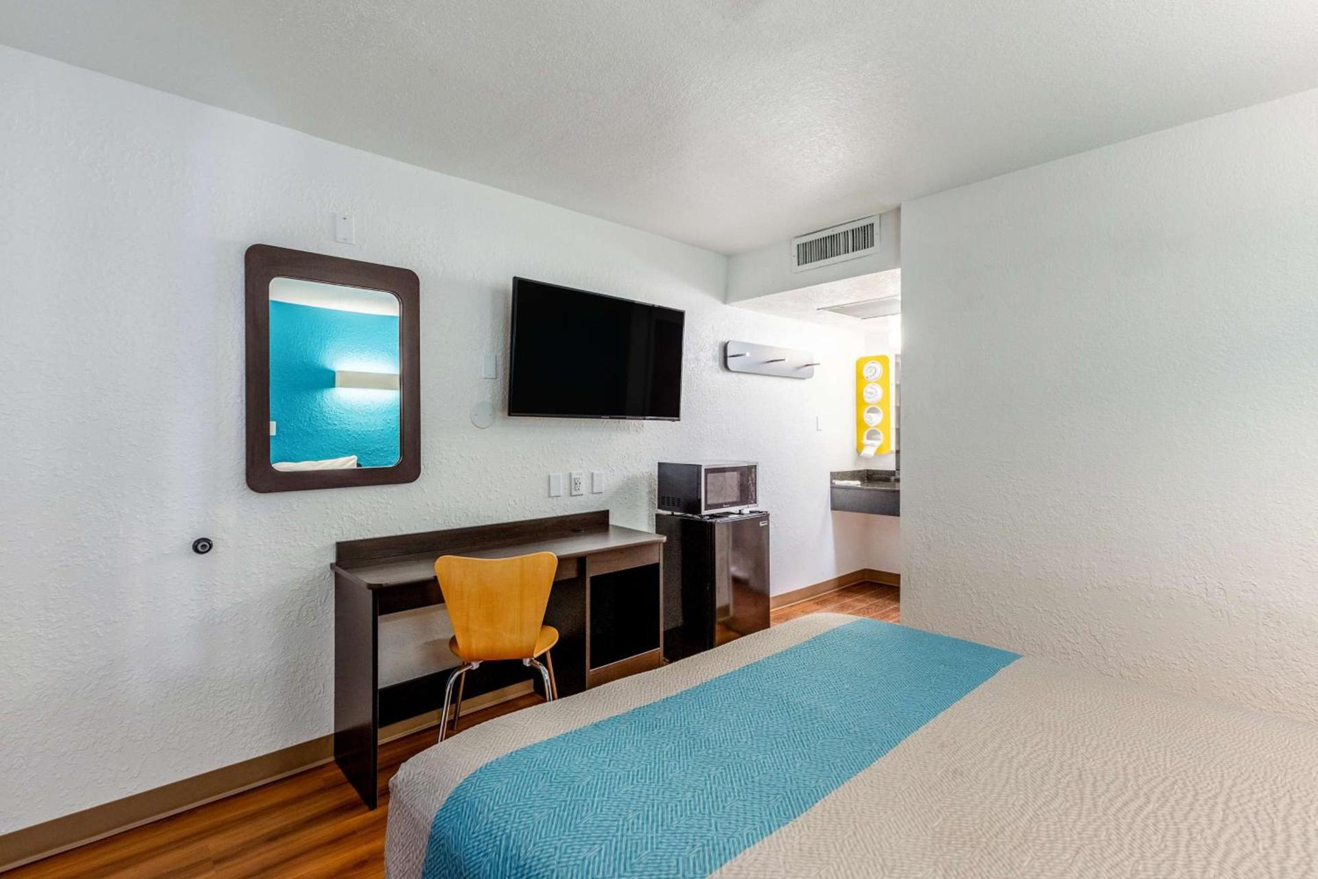 Motel 6-Valdosta, GA - University photo 12