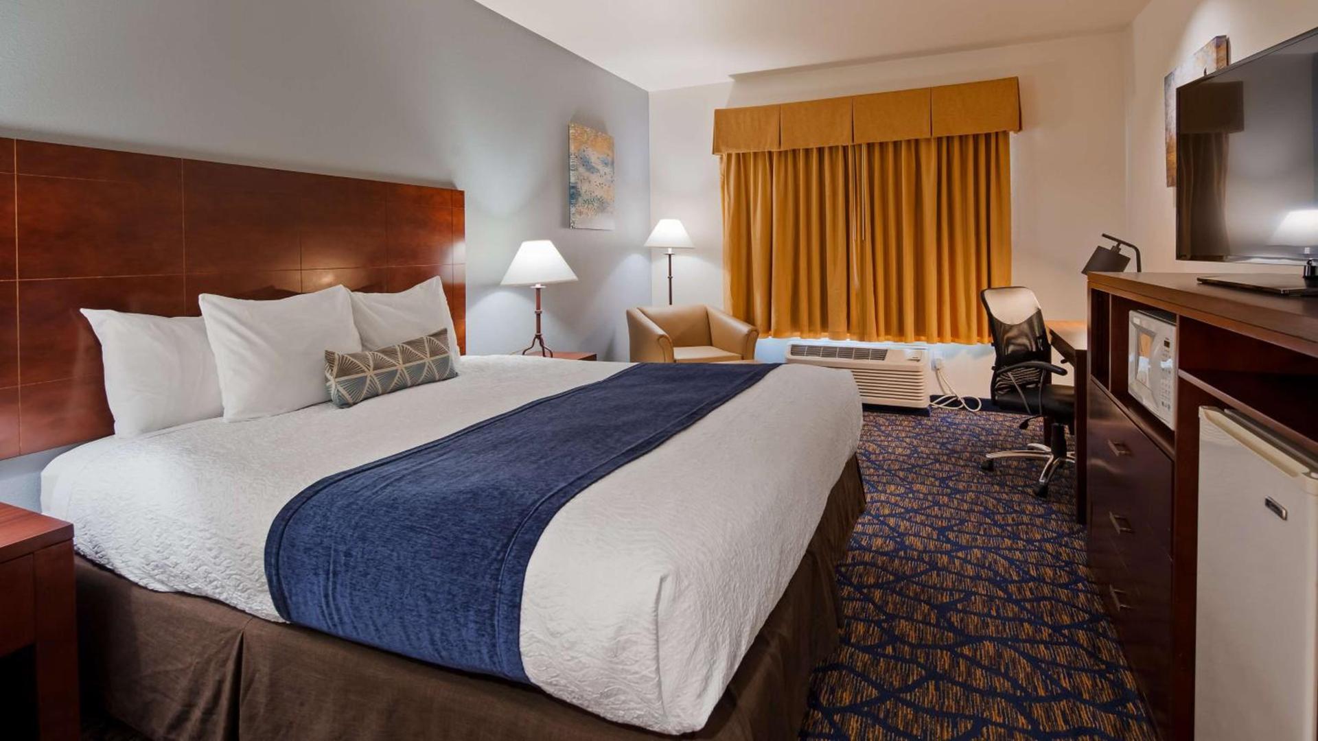 Best Western Plus Villa Del Lago Inn Patterson photo 7